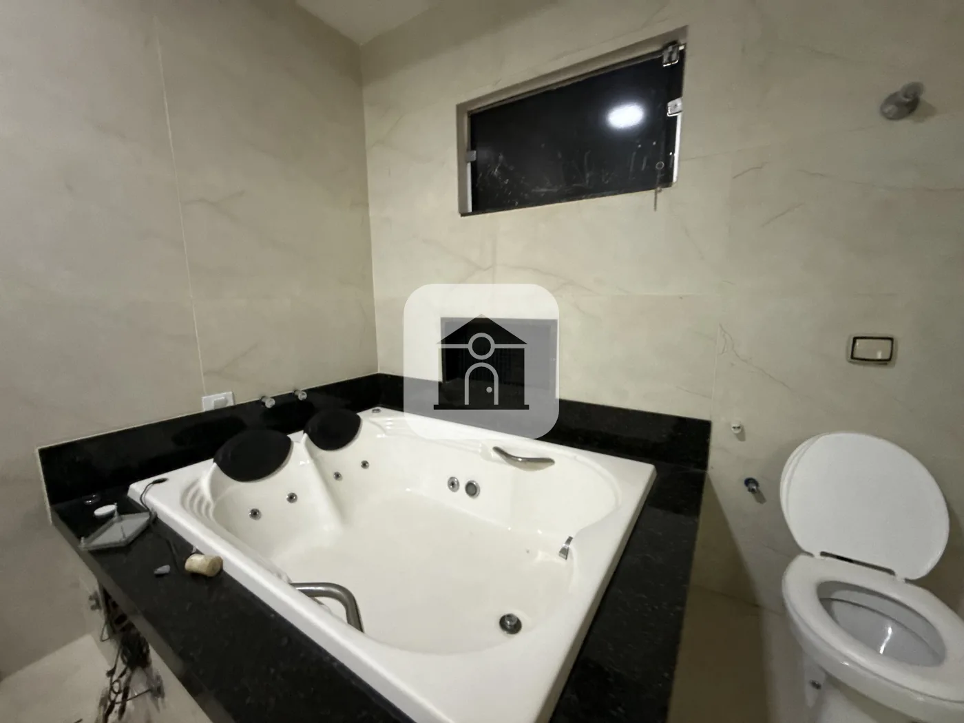 Alugar Casa / Padr&atilde;o em Uberl&acirc;ndia R$ 2.900,00 - Foto 1