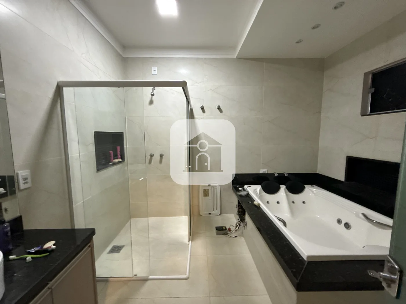 Alugar Casa / Padr&atilde;o em Uberl&acirc;ndia R$ 2.900,00 - Foto 2