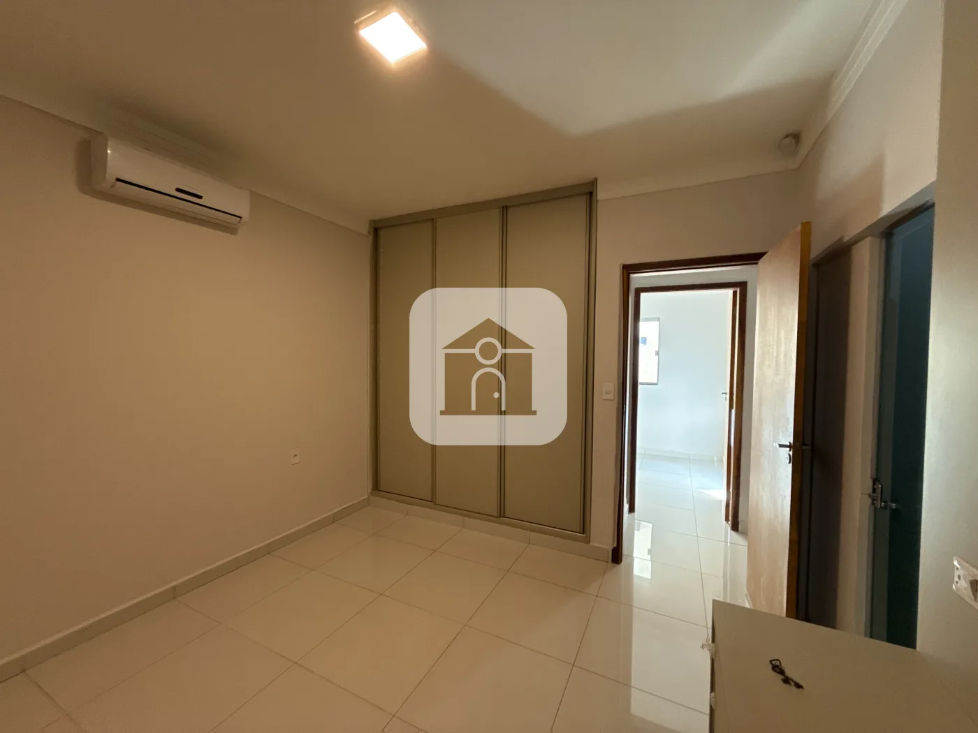 Alugar Casa / Padr&atilde;o em Uberl&acirc;ndia R$ 2.900,00 - Foto 14