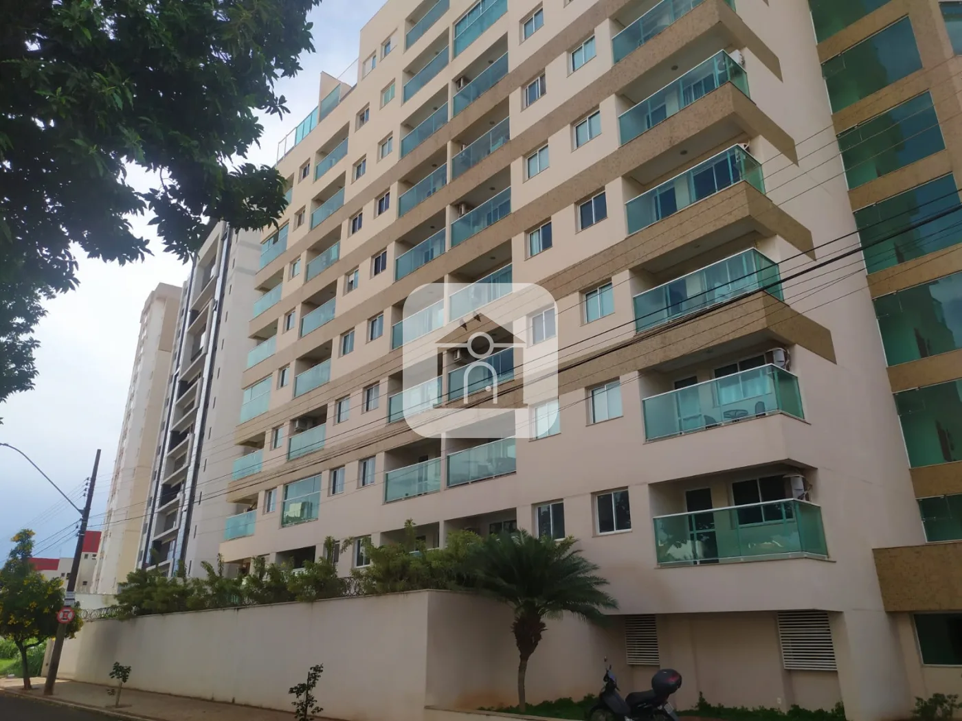 Alugar Apartamento / Padr&atilde;o em Uberlandia R$ 2.100,00 - Foto 11
