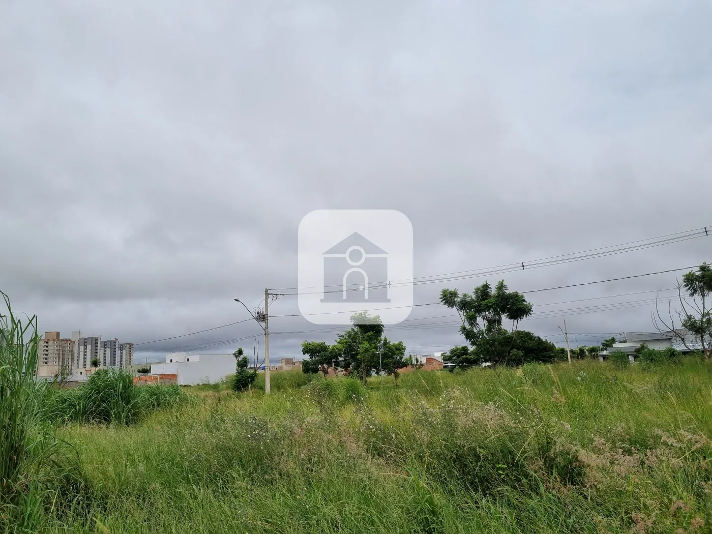 Comprar Terreno / Padr&atilde;o em Uberl&acirc;ndia R$ 300.000,00 - Foto 3