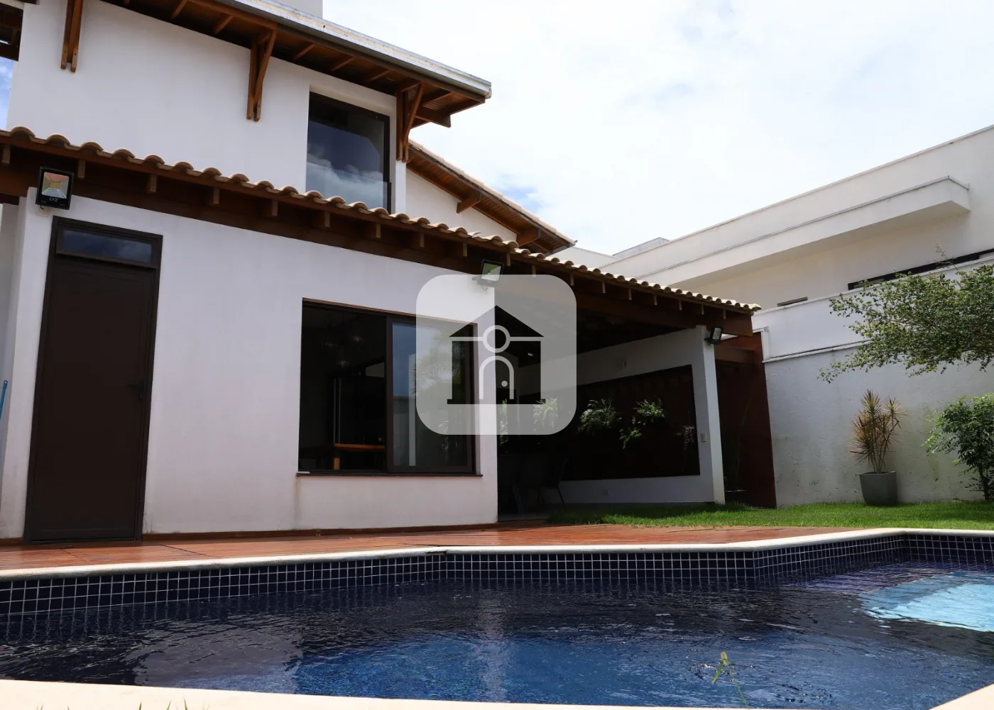 Comprar Casa / Condom&iacute;nio ou Loteamento Fechado em Uberl&acirc;ndia R$ 2.400.000,00 - Foto 1