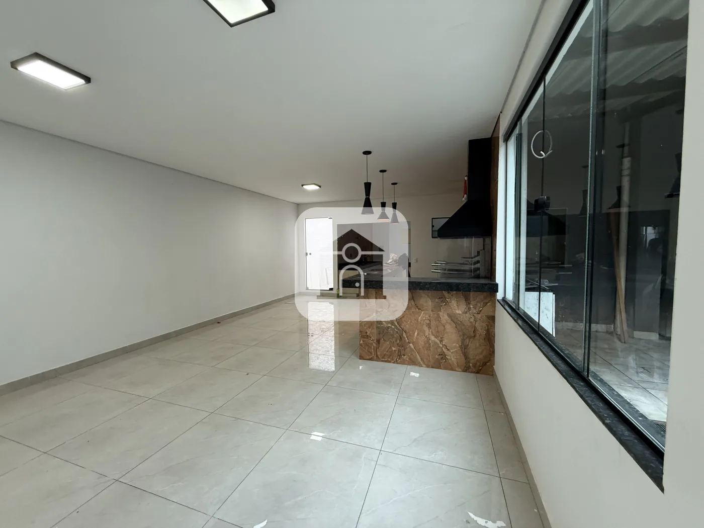 Alugar Casa / Sobrado em Uberl&acirc;ndia R$ 4.600,00 - Foto 2