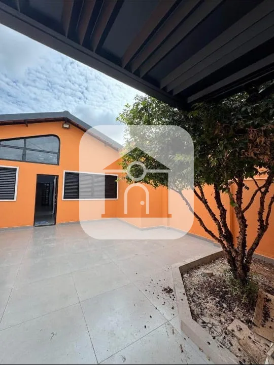 Comprar Casa / Padr&atilde;o em Araguari R$ 500.000,00 - Foto 2