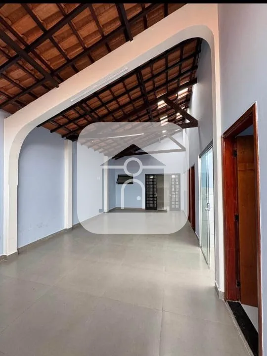 Comprar Casa / Padr&atilde;o em Araguari R$ 500.000,00 - Foto 3
