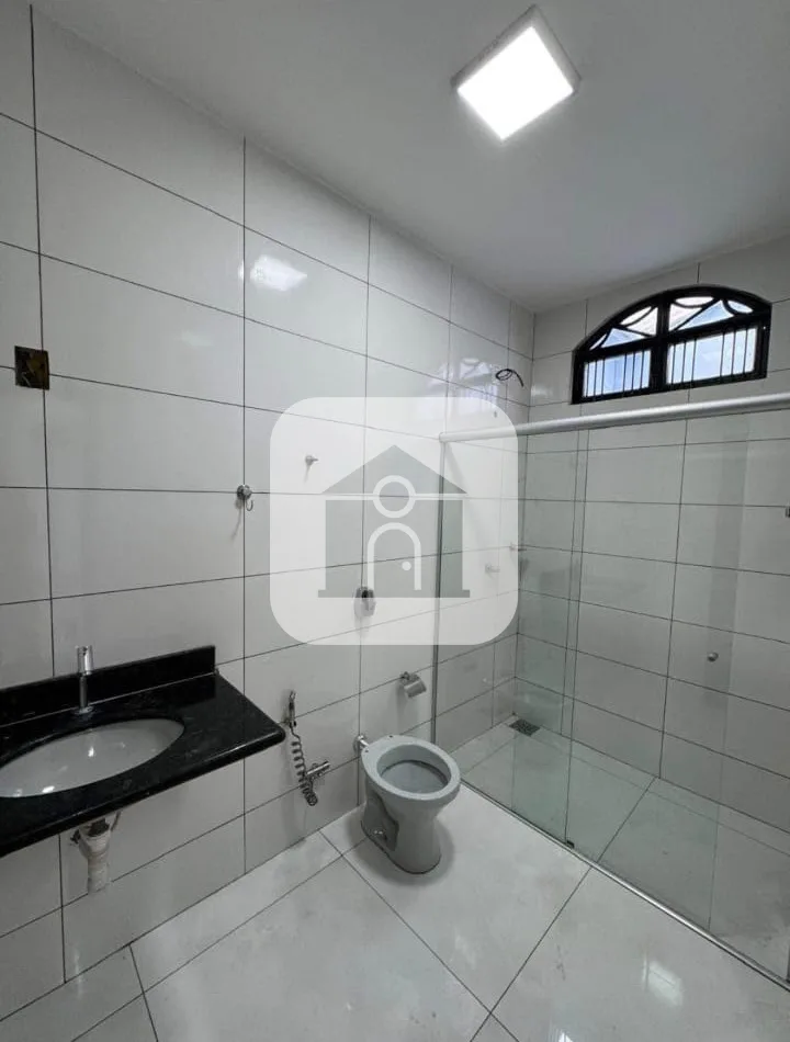 Comprar Casa / Padr&atilde;o em Araguari R$ 500.000,00 - Foto 8