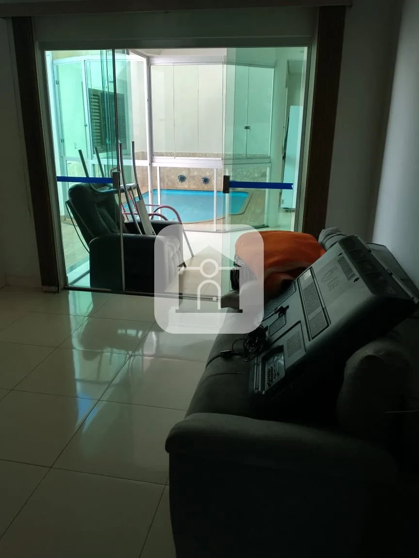 Comprar Casa / Padr&atilde;o em Araguari R$ 650.000,00 - Foto 4