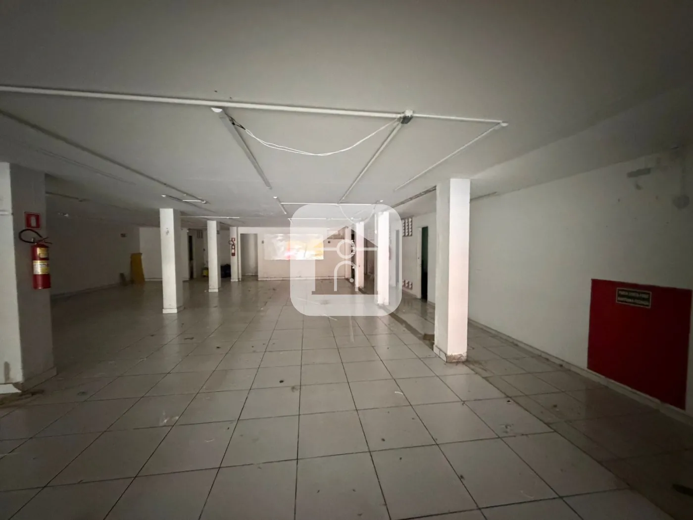 Alugar Comercial / Loja em Uberl&acirc;ndia R$ 26.000,00 - Foto 6
