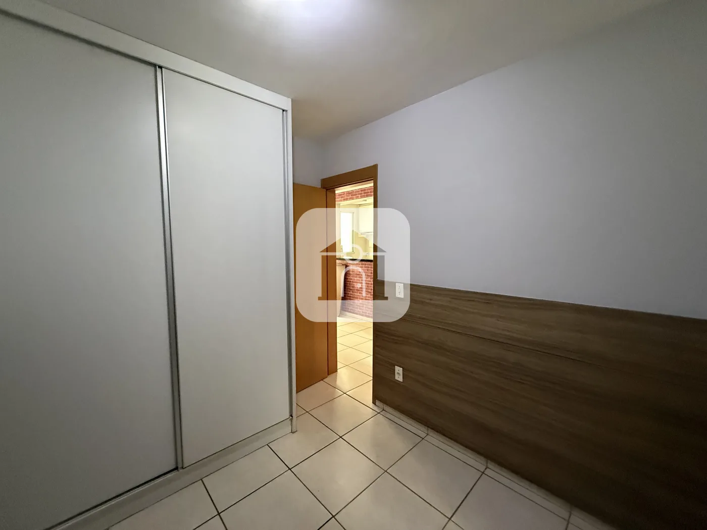Alugar Apartamento / Padr&atilde;o em Uberl&acirc;ndia R$ 1.100,00 - Foto 2
