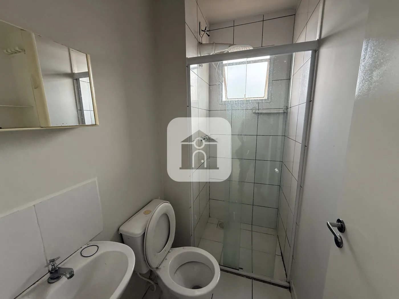 Alugar Apartamento / Padr&atilde;o em Uberlandia R$ 900,00 - Foto 2