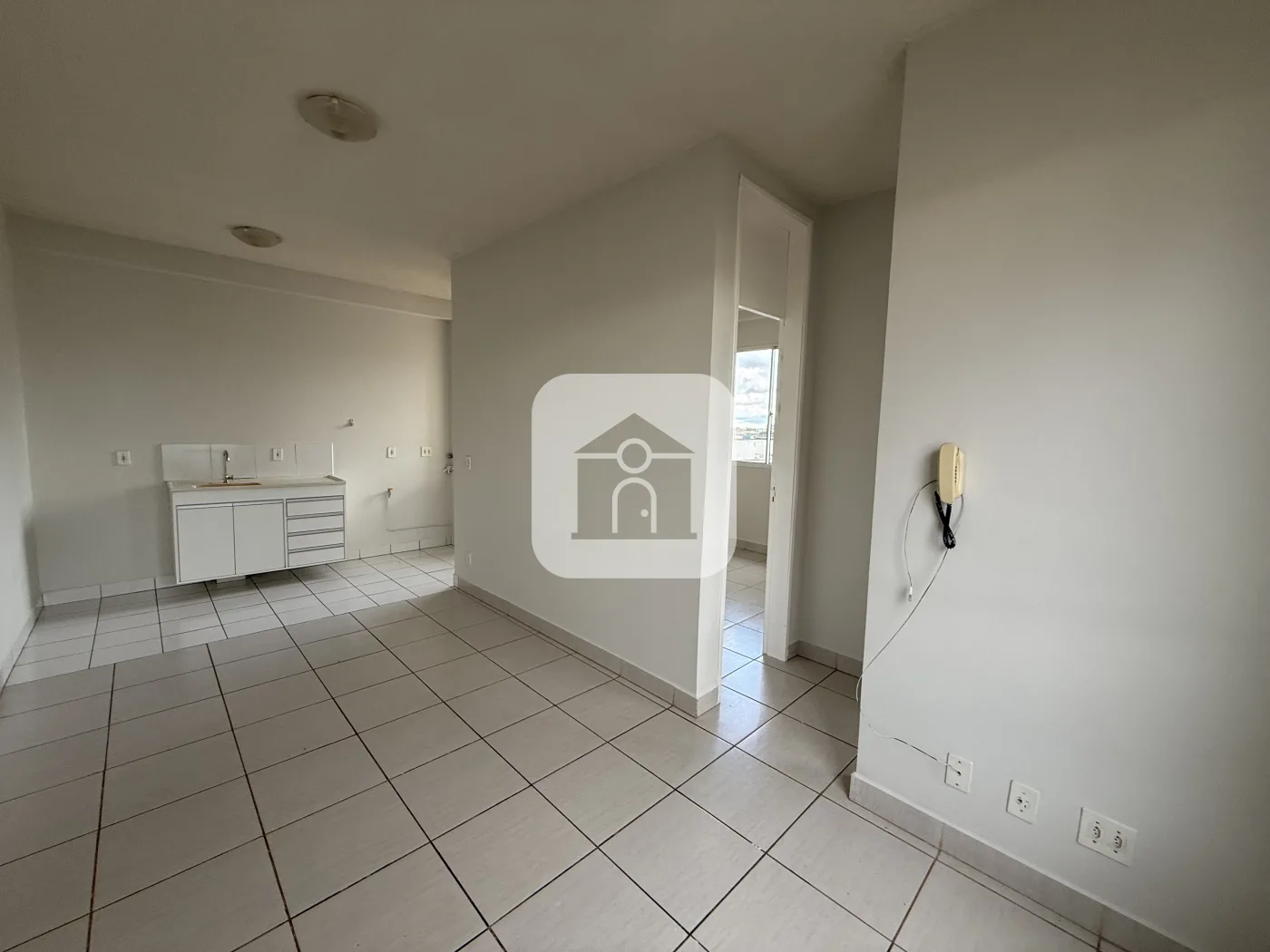 Alugar Apartamento / Padr&atilde;o em Uberlandia R$ 900,00 - Foto 5