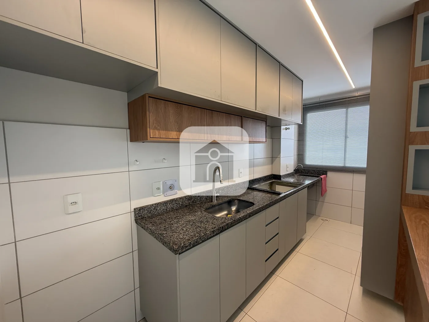 Alugar Apartamento / Padr&atilde;o em Uberlandia R$ 2.000,00 - Foto 12
