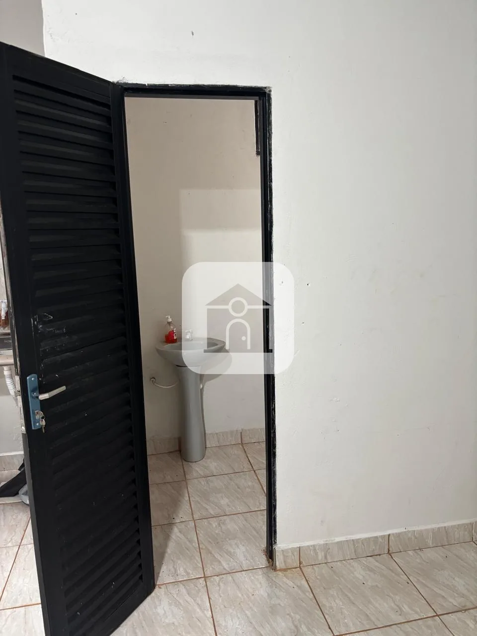 Alugar Comercial / C&ocirc;modo em Uberl&acirc;ndia R$ 700,00 - Foto 1