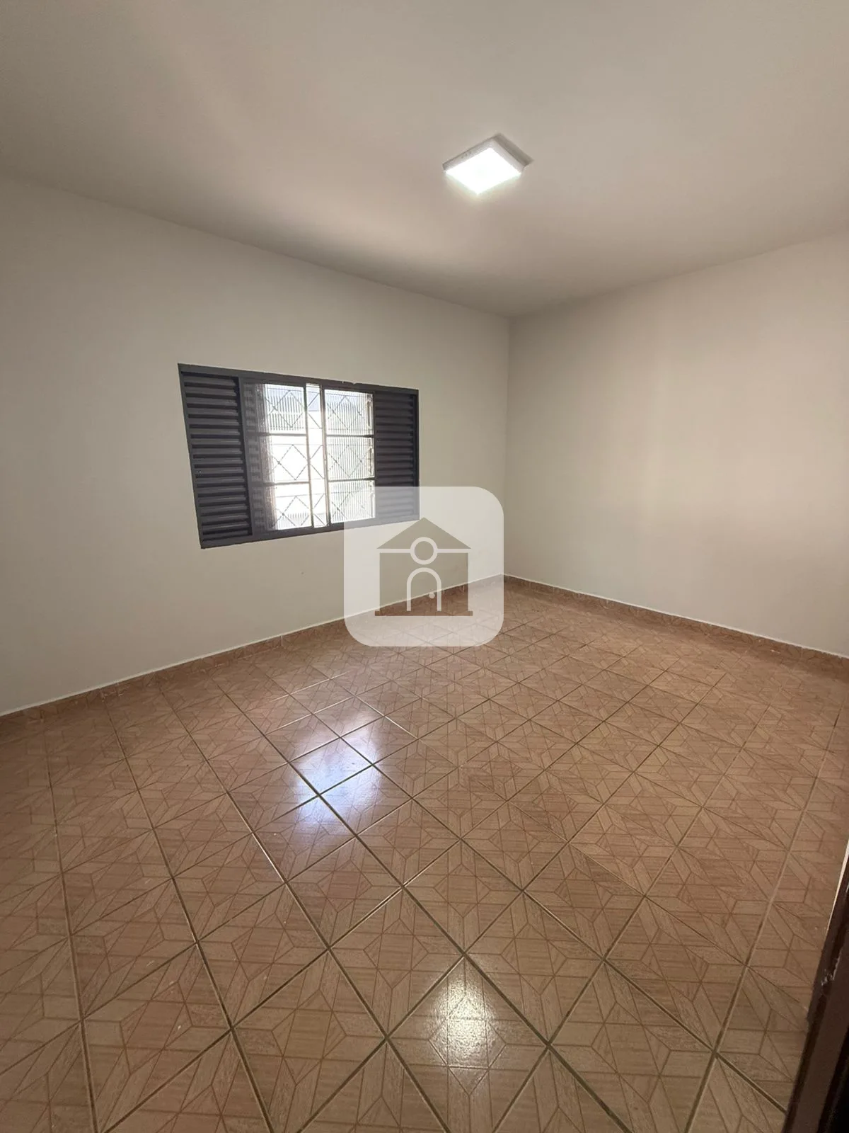 Alugar Casa / Padr&atilde;o em Araguari R$ 2.000,00 - Foto 10