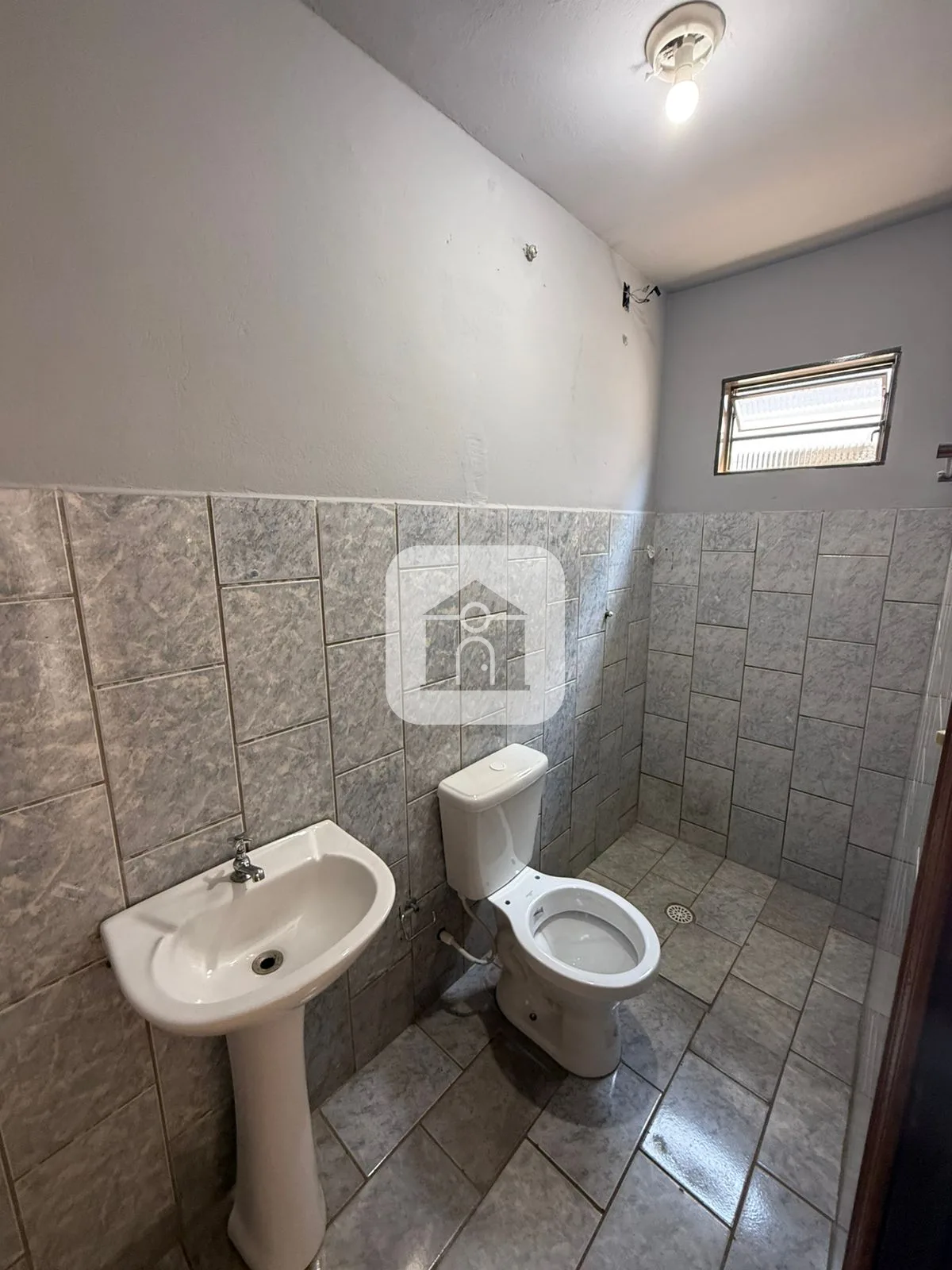 Alugar Casa / Padr&atilde;o em Araguari R$ 2.000,00 - Foto 15