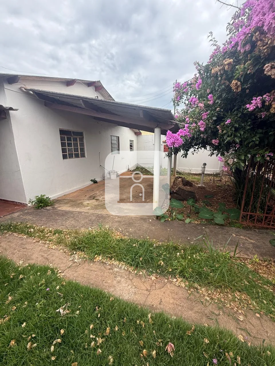 Comprar Casa / Padr&atilde;o em Araguari R$ 450.000,00 - Foto 3