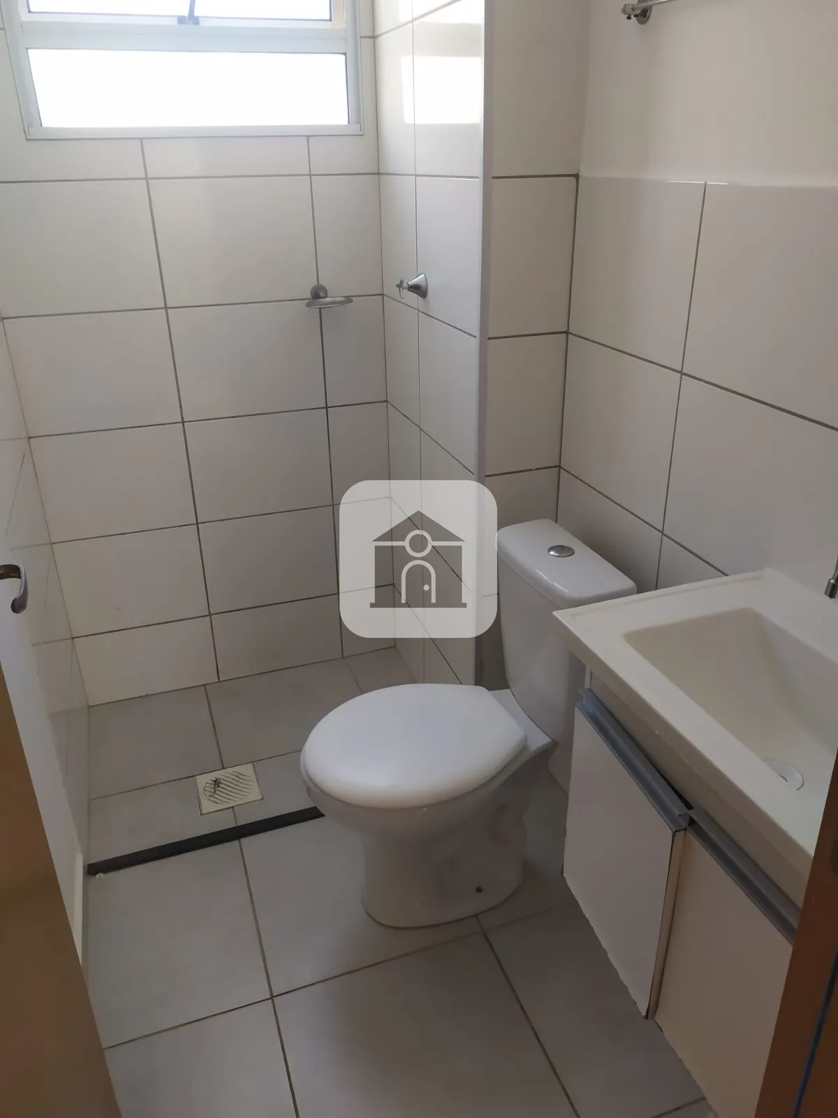 Alugar Apartamento / Padr&atilde;o em Uberl&acirc;ndia R$ 1.000,00 - Foto 5
