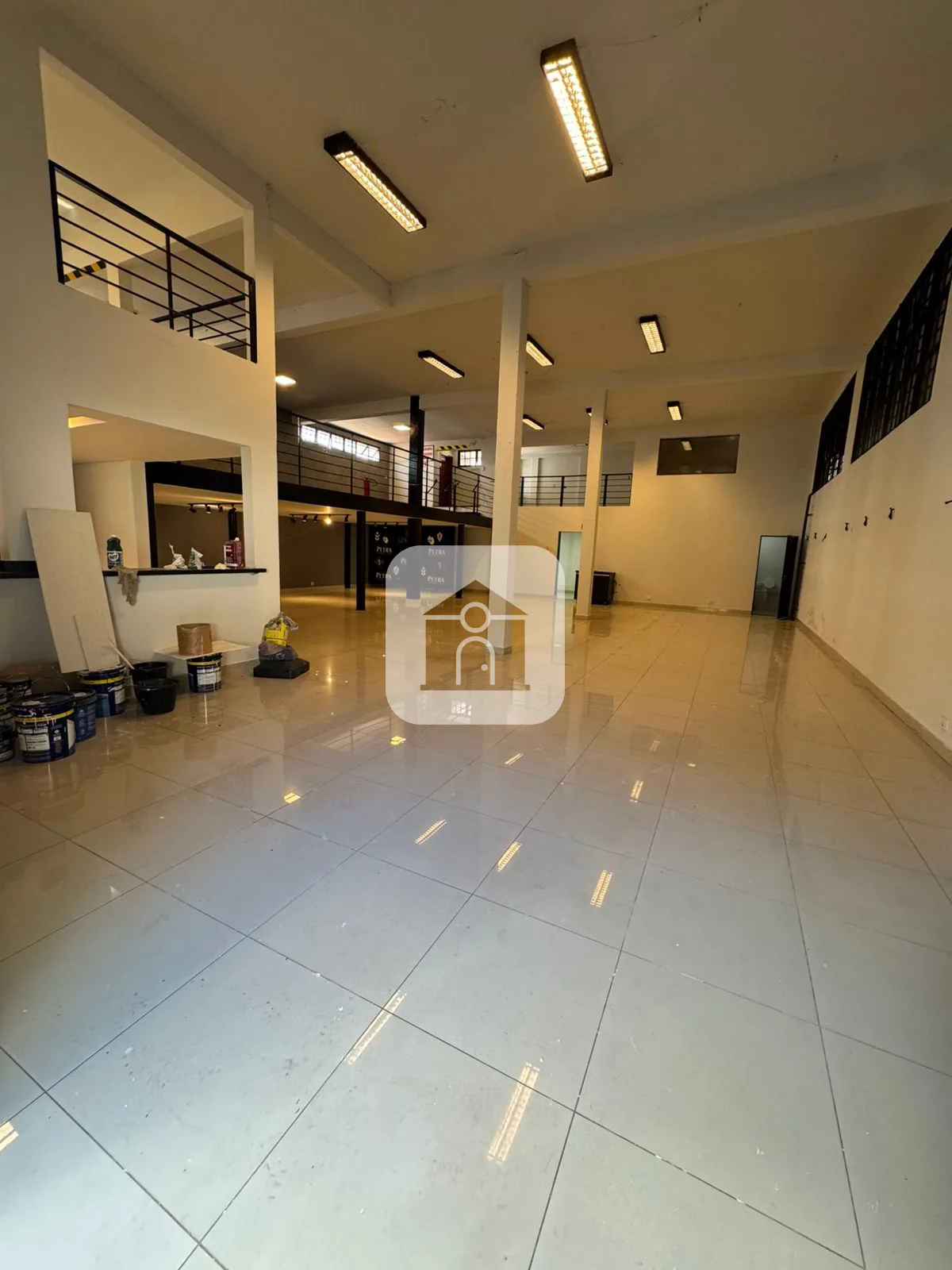 Comprar Comercial / Pr&eacute;dio em Uberl&acirc;ndia R$ 2.490.000,00 - Foto 1