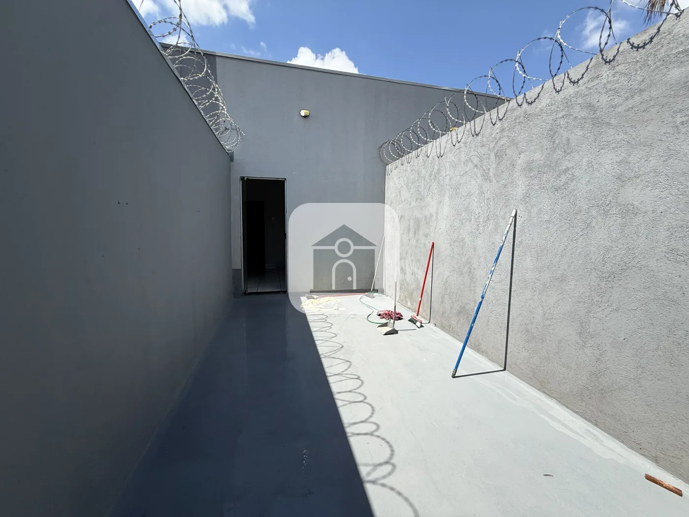 Alugar Casa / Padr&atilde;o em Uberl&acirc;ndia R$ 1.350,00 - Foto 3