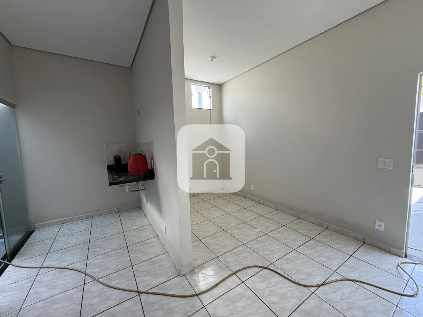 Alugar Casa / Padr&atilde;o em Uberl&acirc;ndia R$ 1.350,00 - Foto 4