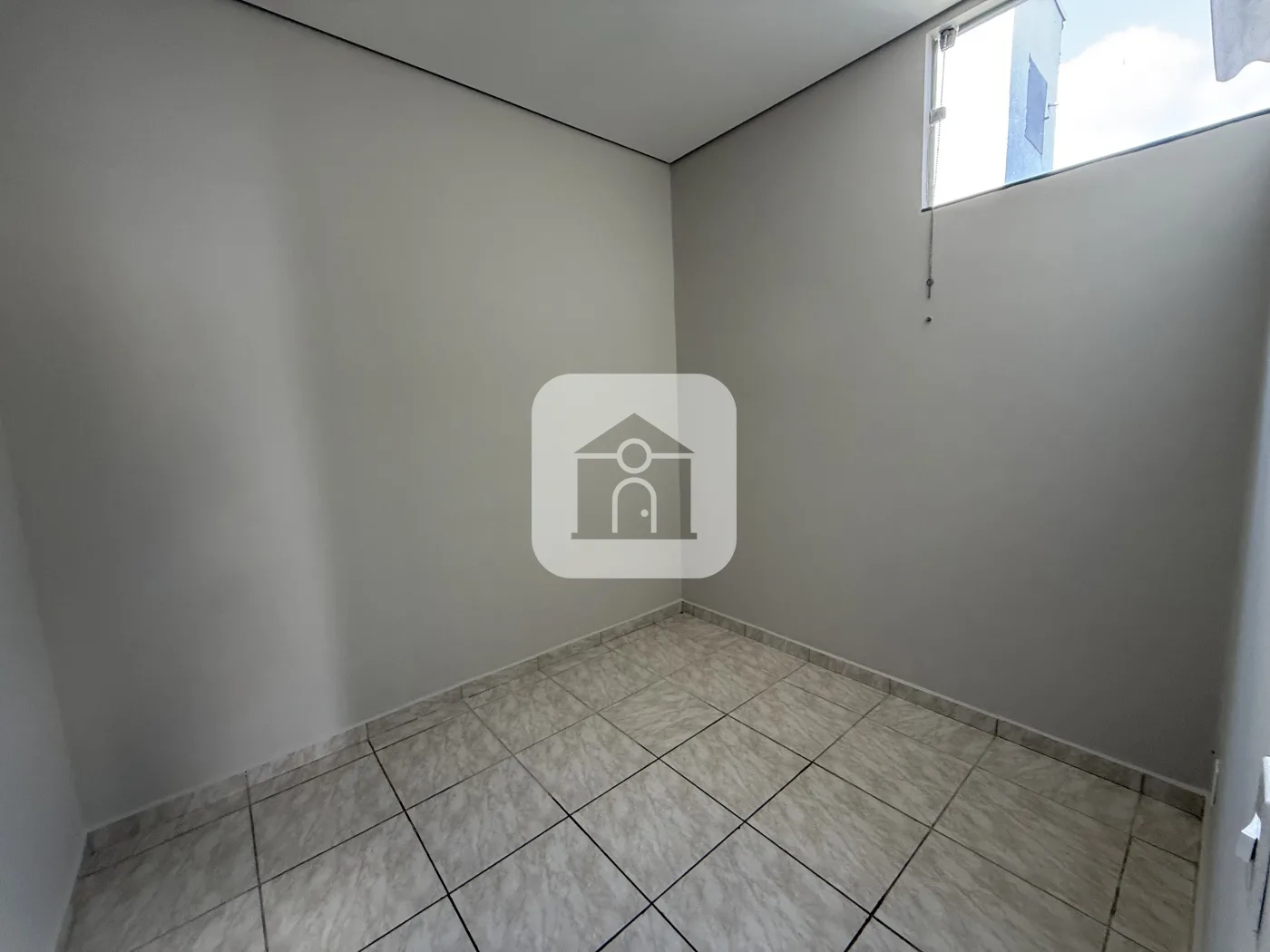 Alugar Casa / Padr&atilde;o em Uberl&acirc;ndia R$ 1.350,00 - Foto 8
