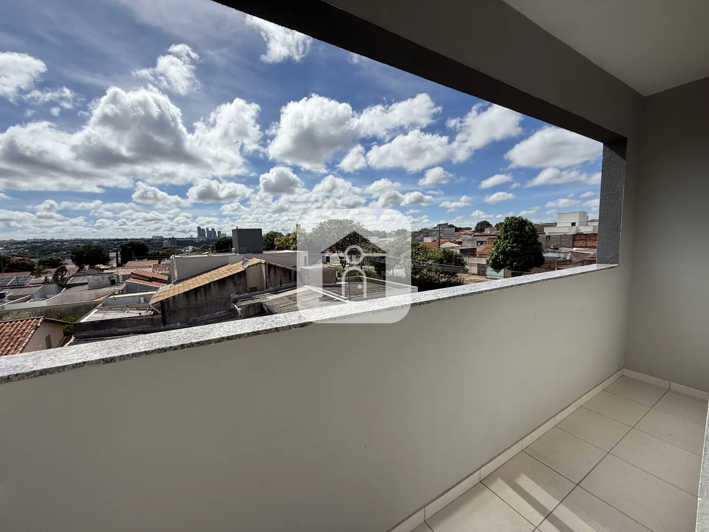 Alugar Apartamento / Padr&atilde;o em Uberl&acirc;ndia R$ 1.000,00 - Foto 1