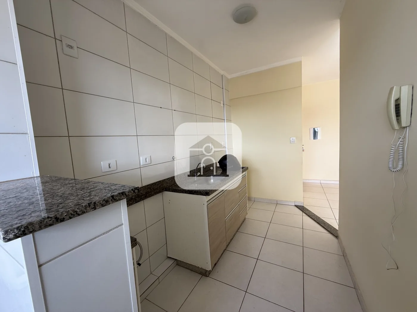 Alugar Apartamento / Padr&atilde;o em Uberl&acirc;ndia R$ 1.000,00 - Foto 2