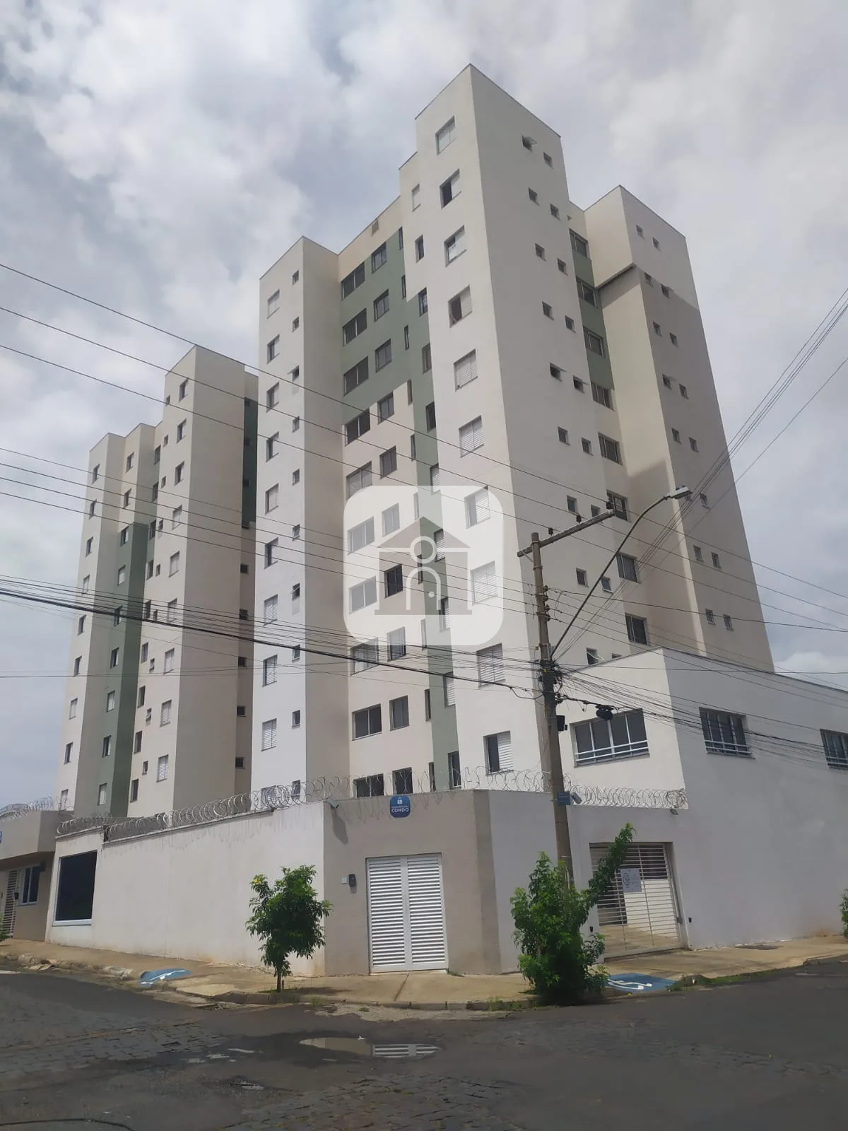 Alugar Apartamento / Padr&atilde;o em Uberl&acirc;ndia R$ 1.600,00 - Foto 15