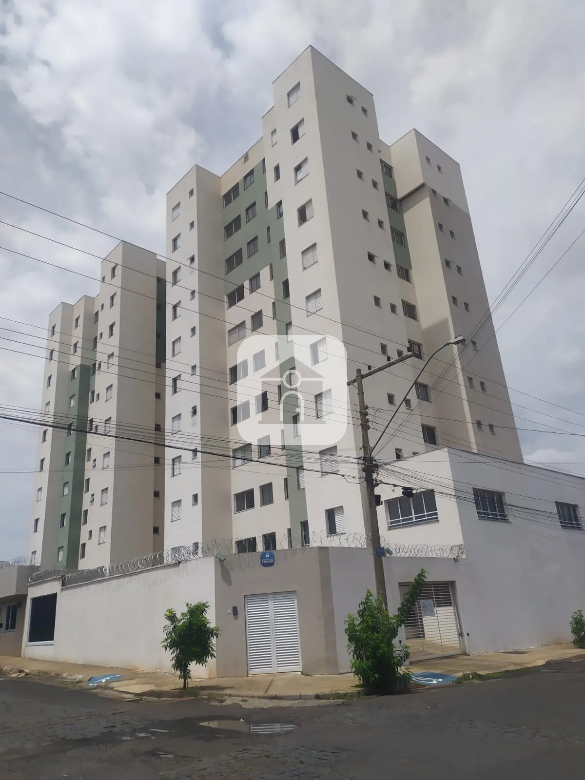 Alugar Apartamento / Padr&atilde;o em Uberl&acirc;ndia R$ 1.600,00 - Foto 16