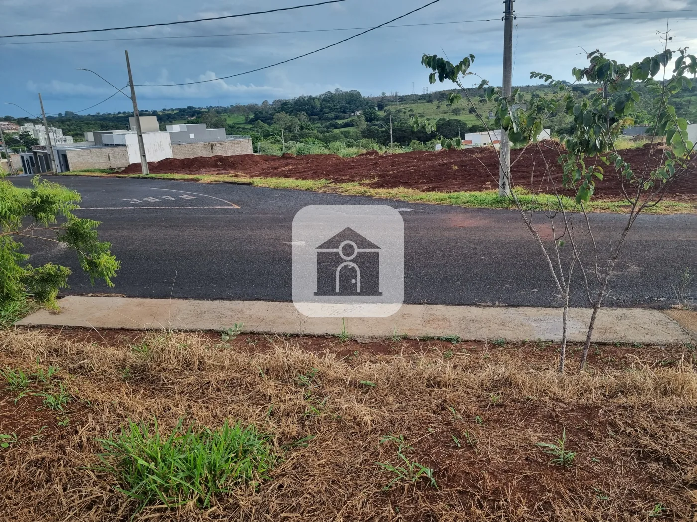 Comprar Terreno / Padr&atilde;o em Uberl&acirc;ndia R$ 180.000,00 - Foto 2