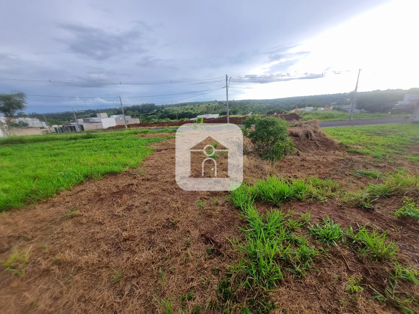 Comprar Terreno / Padr&atilde;o em Uberl&acirc;ndia R$ 180.000,00 - Foto 4