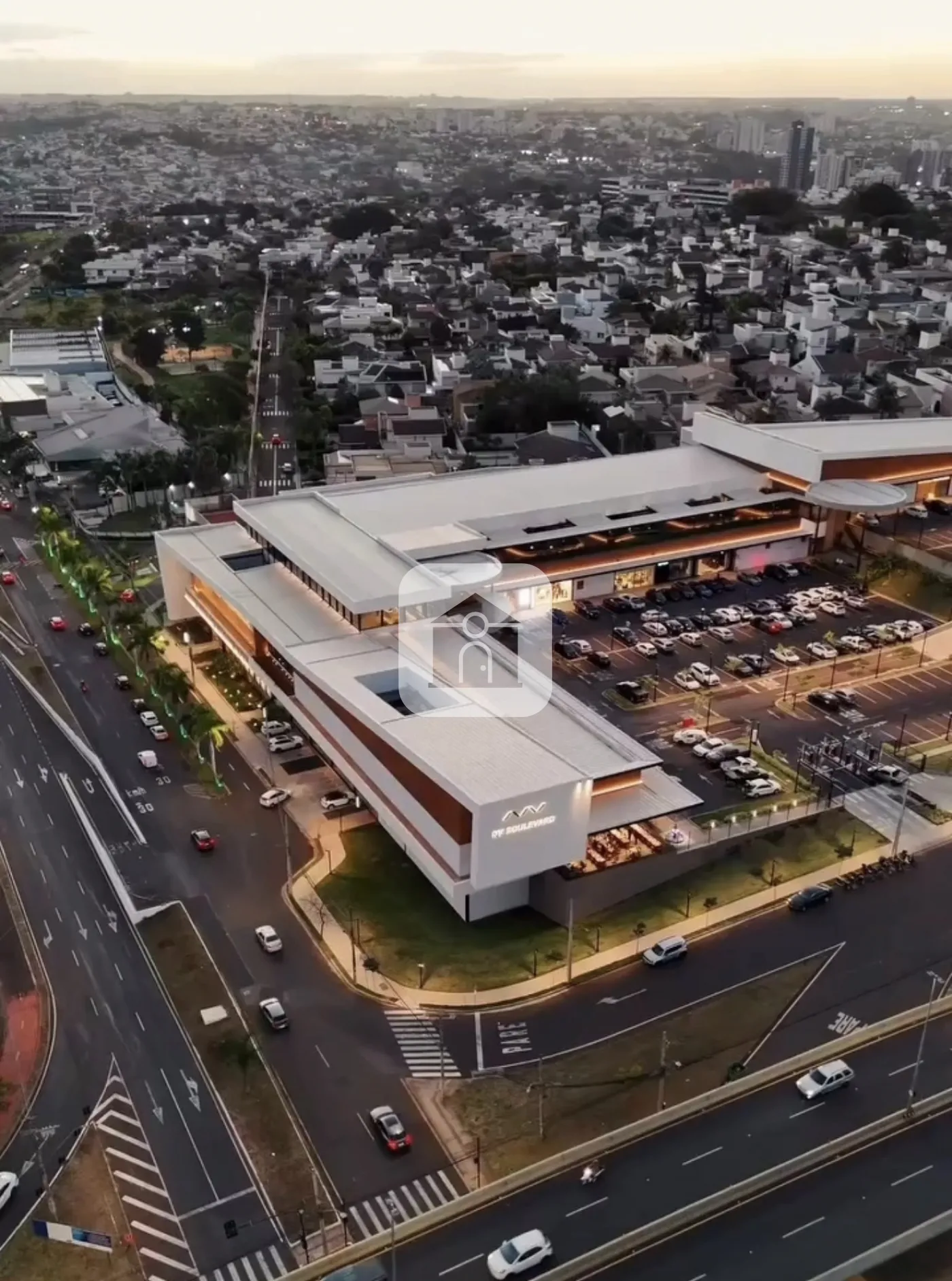 Comprar Comercial / Loja Condom&iacute;nio em Uberl&acirc;ndia - Foto 1