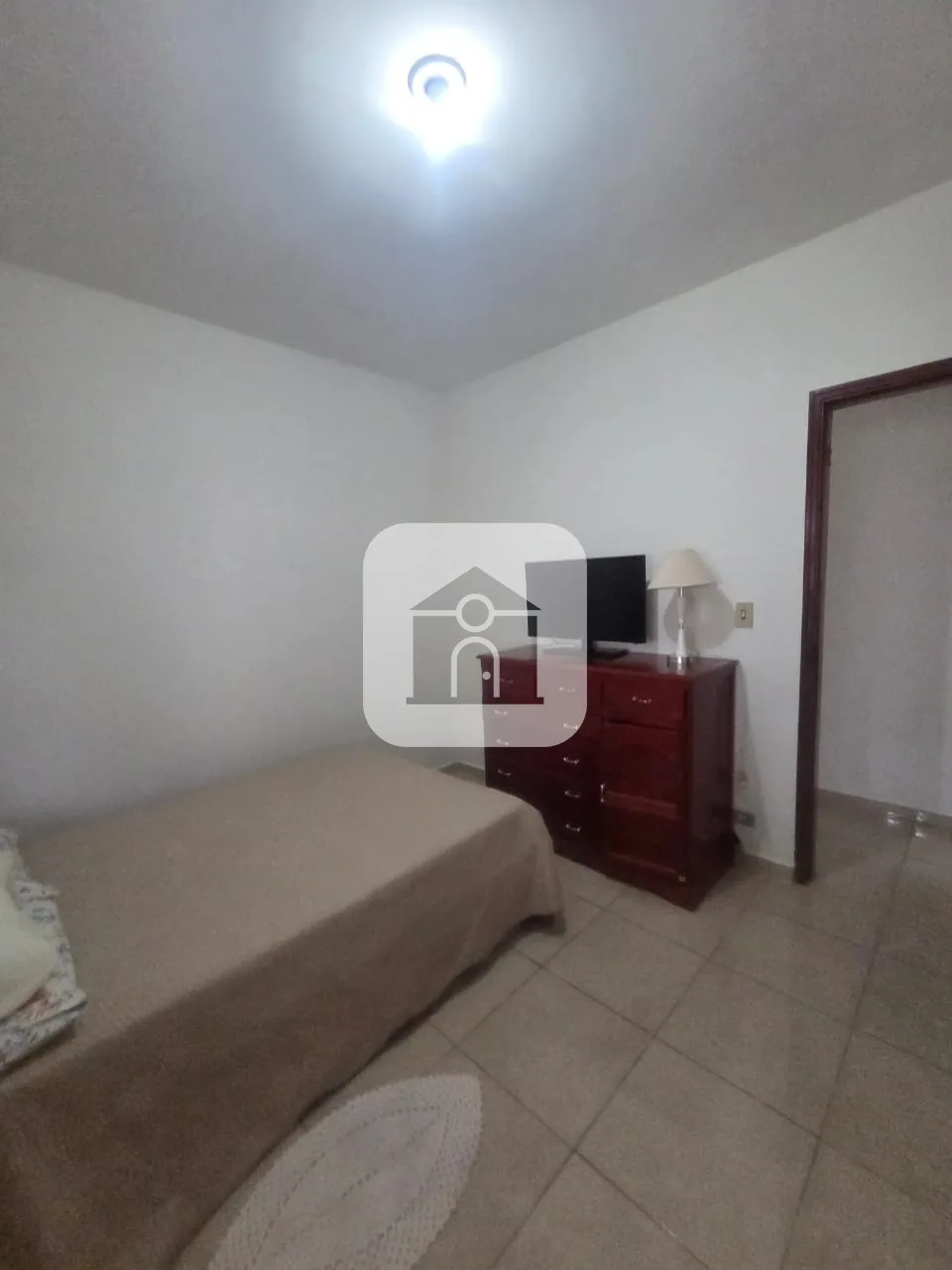 Alugar Casa / Padr&atilde;o em Uberl&acirc;ndia R$ 3.700,00 - Foto 1