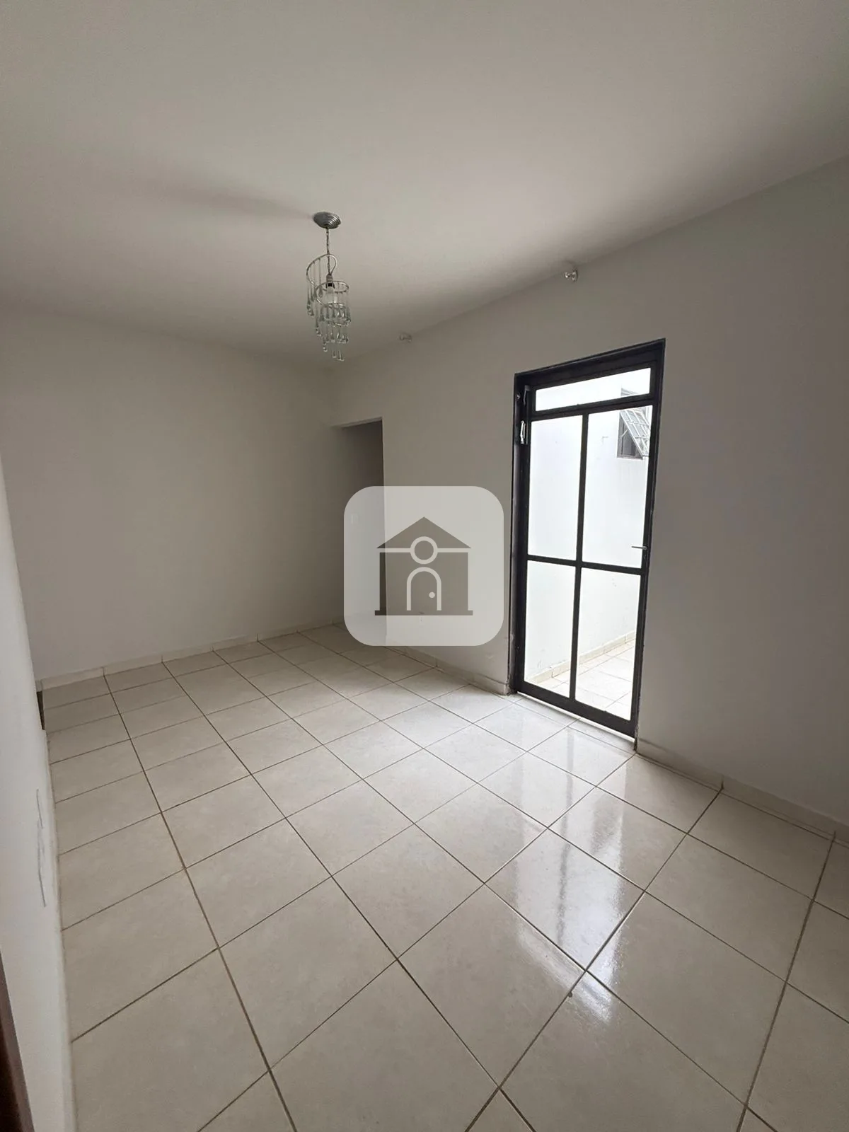 Alugar Apartamento / Sobrado em Araguari R$ 1.400,00 - Foto 1