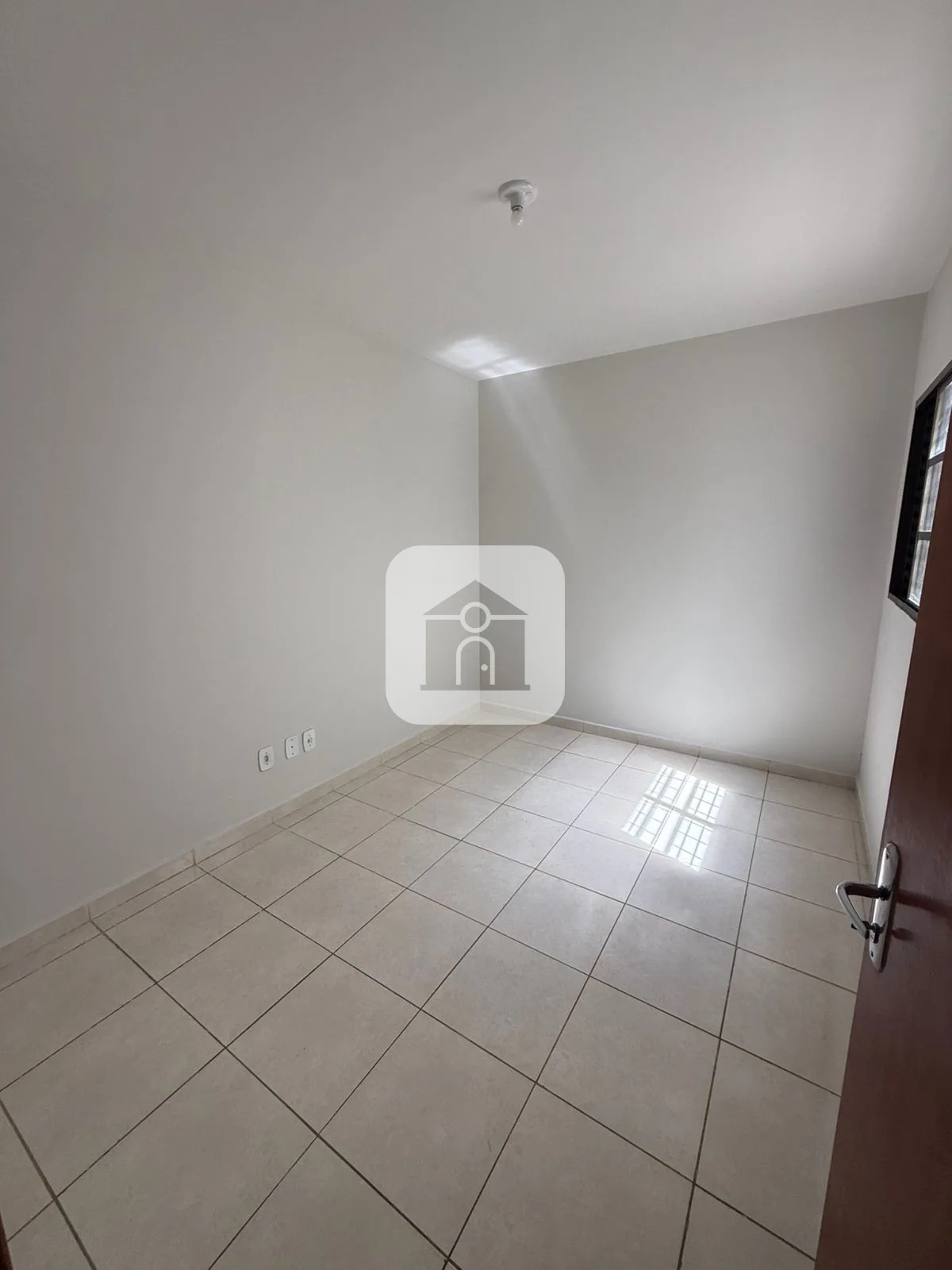 Alugar Apartamento / Sobrado em Araguari R$ 1.400,00 - Foto 6