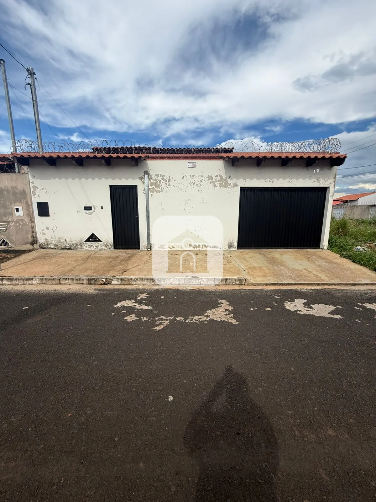 Alugar Casa / Padr&atilde;o em Araguari R$ 1.600,00 - Foto 1