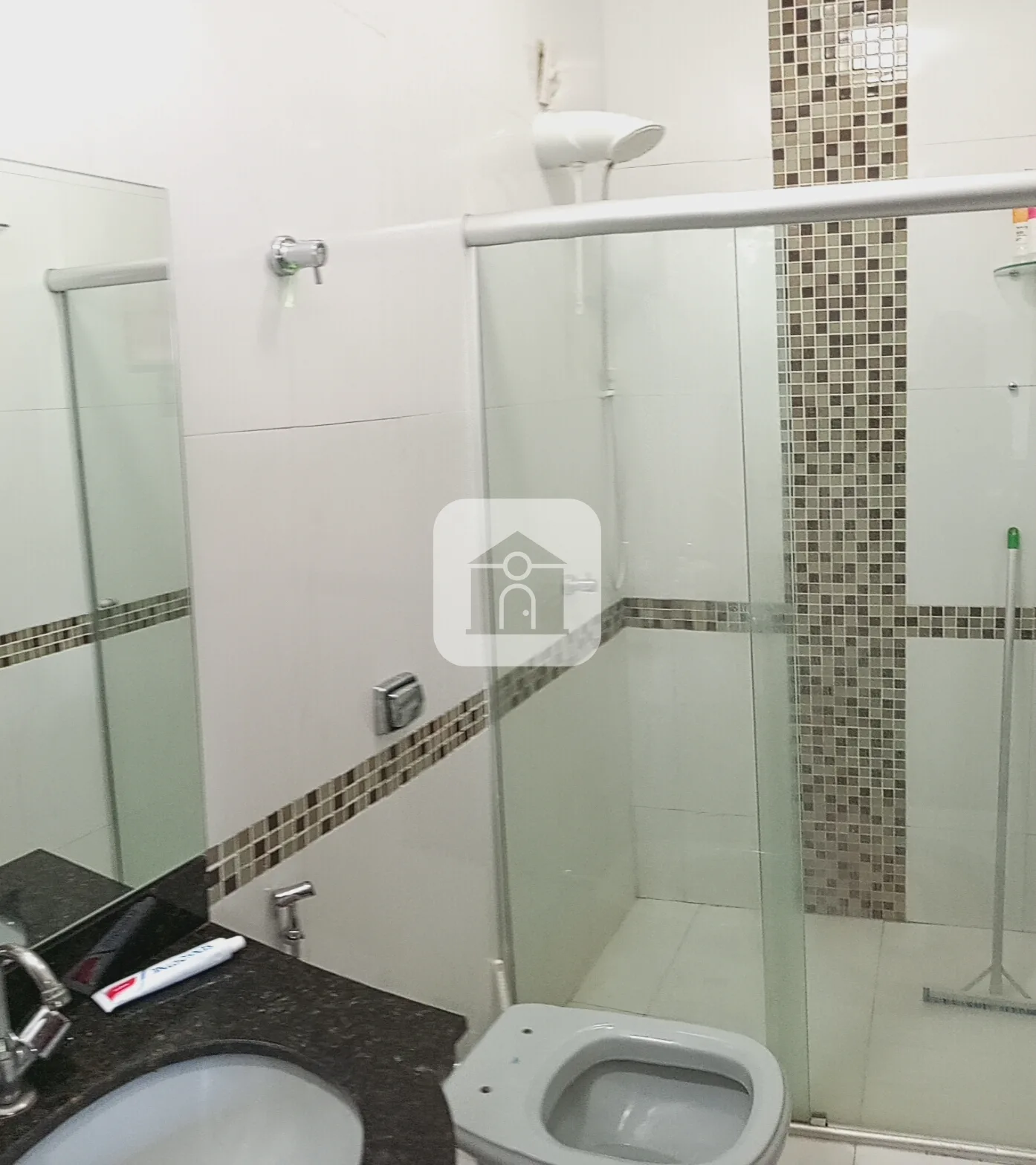 Alugar Casa / Padr&atilde;o em Uberl&acirc;ndia R$ 4.500,00 - Foto 1