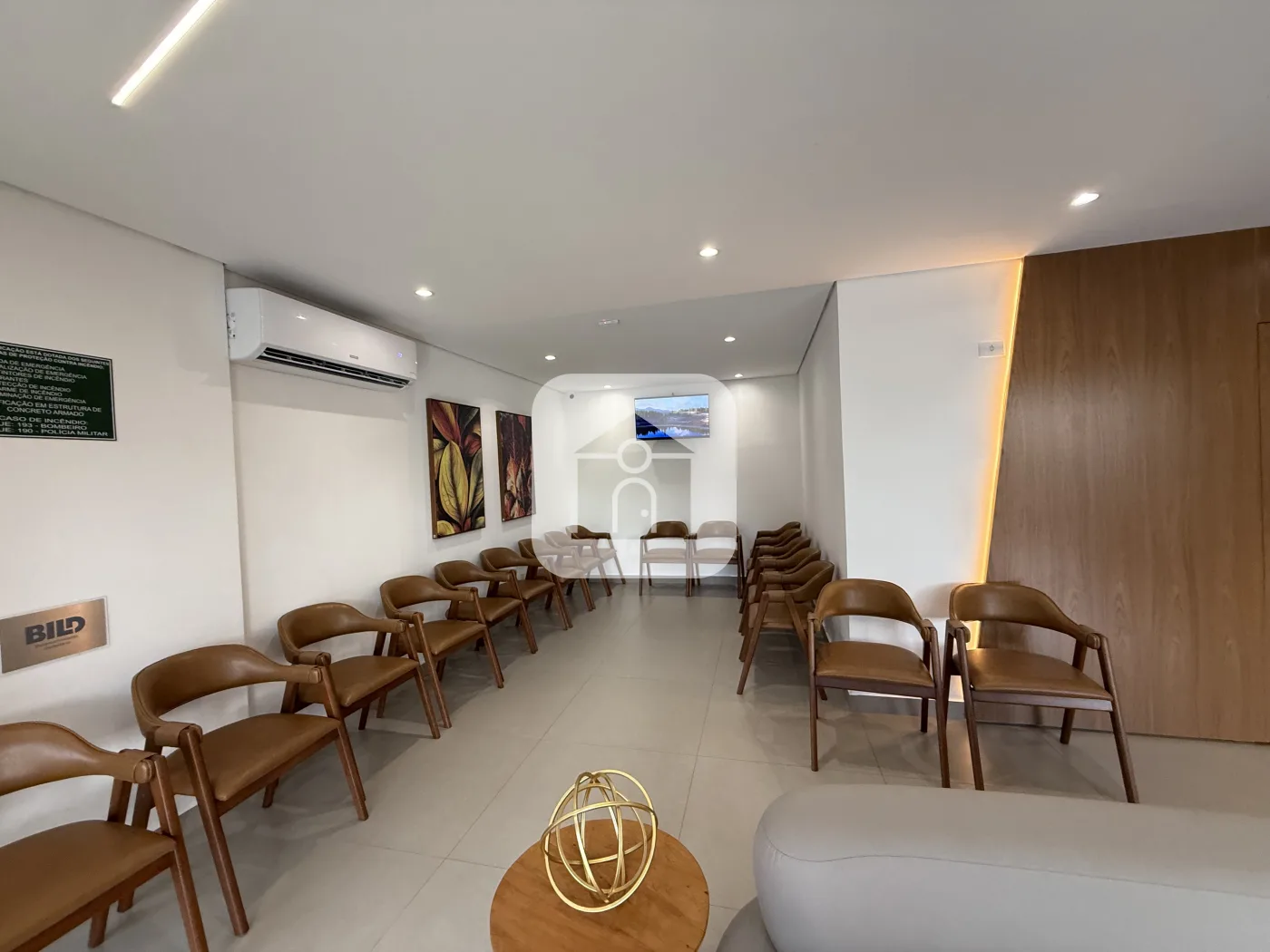 Alugar Comercial / Sala Comercial Condom&iacute;nio em Uberl&acirc;ndia R$ 3.100,00 - Foto 1