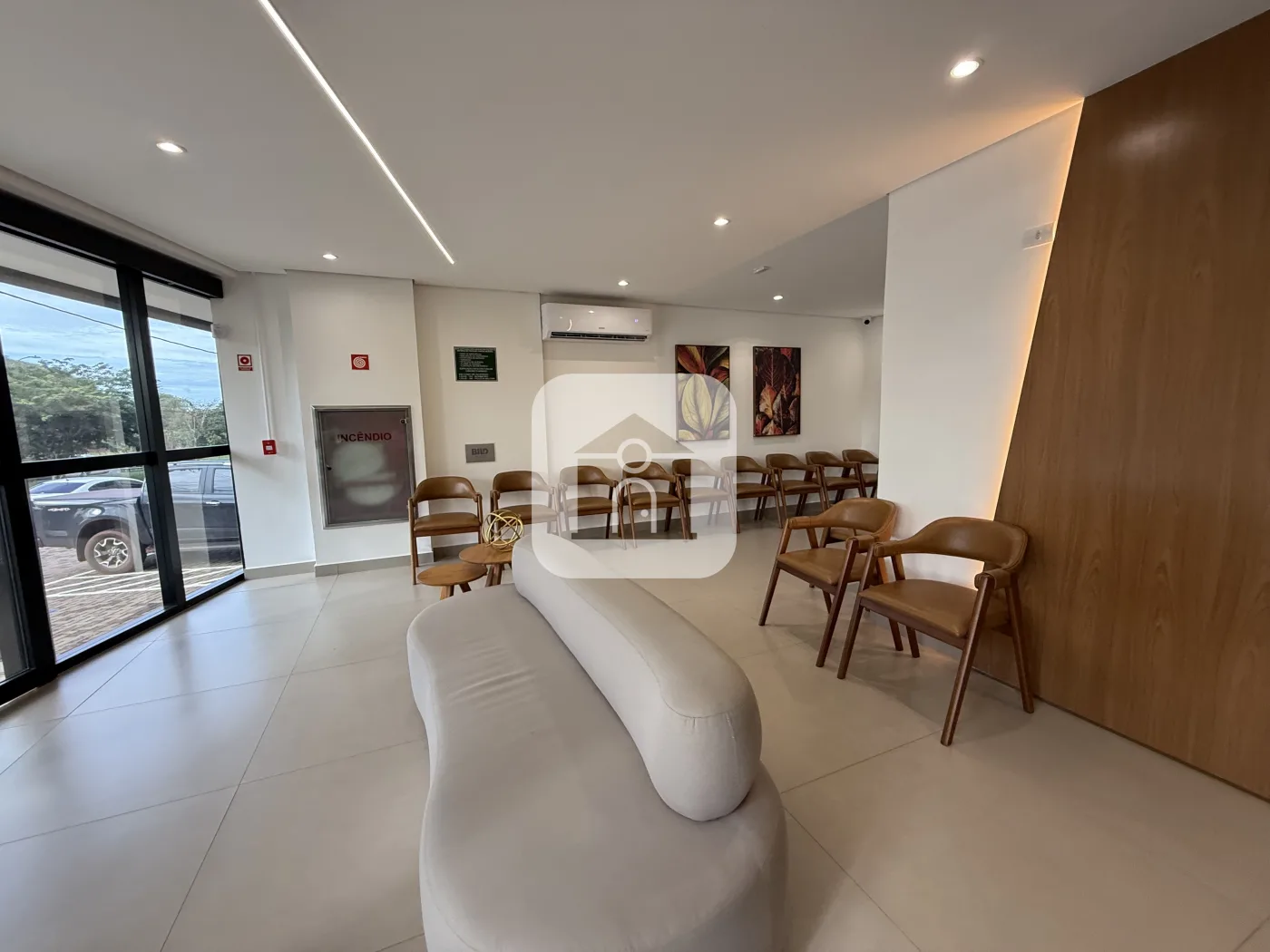 Alugar Comercial / Sala Comercial Condom&iacute;nio em Uberl&acirc;ndia R$ 3.100,00 - Foto 2