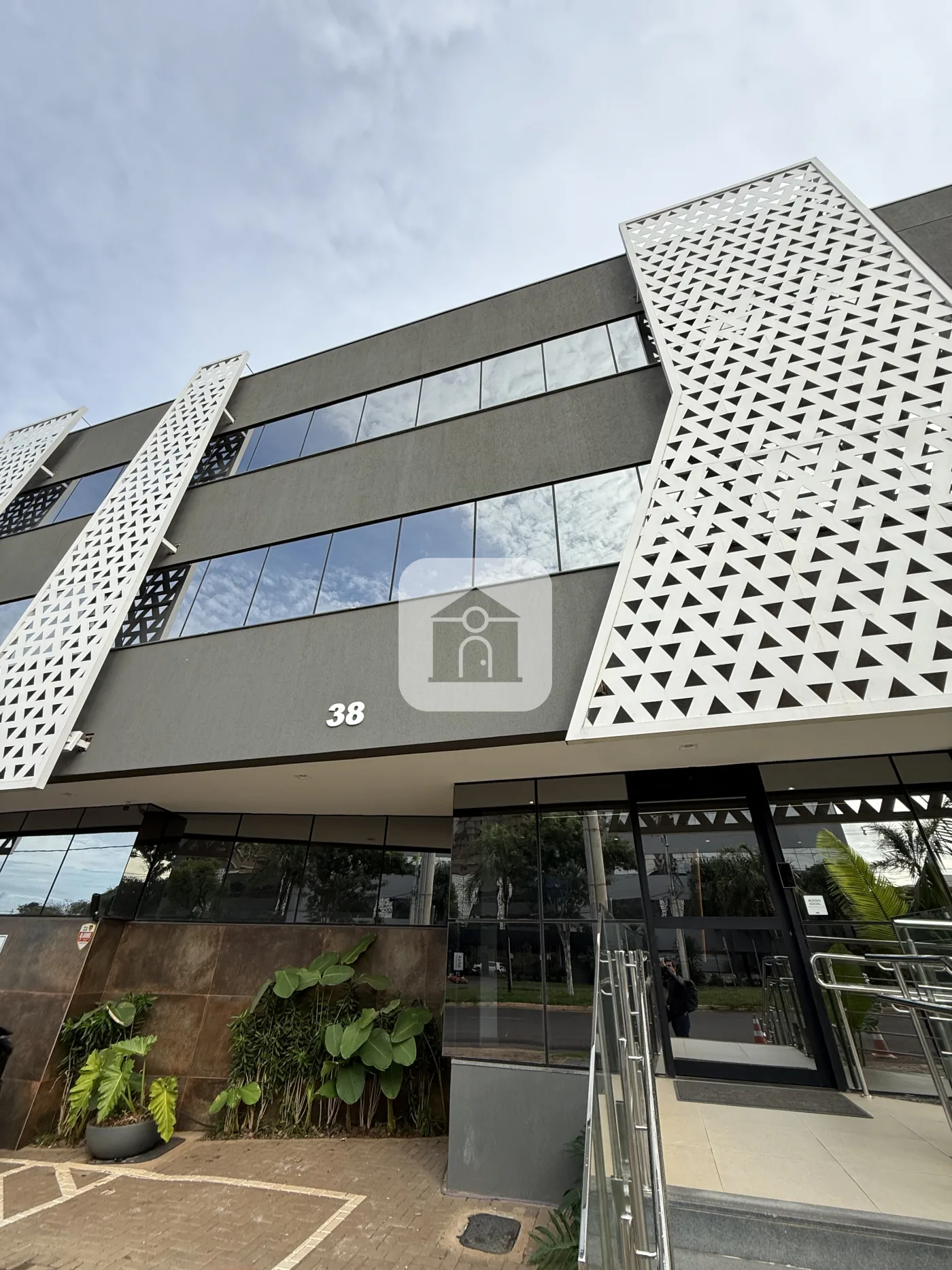 Alugar Comercial / Sala Comercial Condom&iacute;nio em Uberl&acirc;ndia R$ 3.100,00 - Foto 5