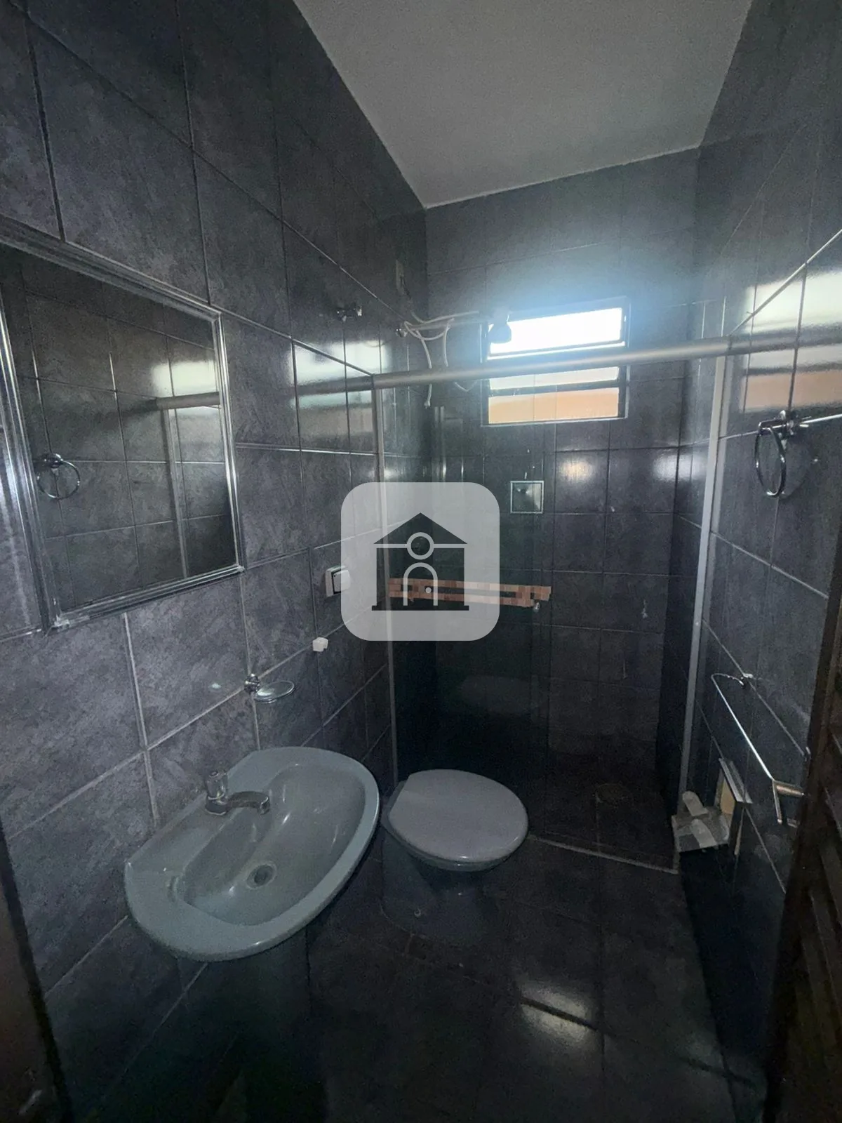 Alugar Casa / Padr&atilde;o em Araguari R$ 2.500,00 - Foto 5