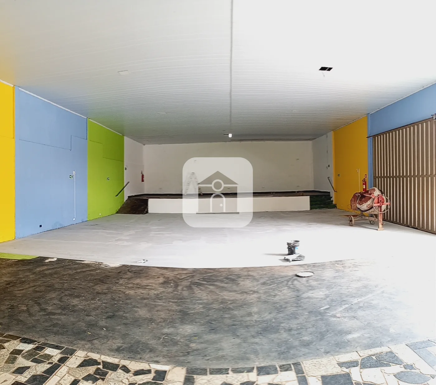 Alugar Comercial / Galp&atilde;o em Uberl&acirc;ndia R$ 6.000,00 - Foto 2