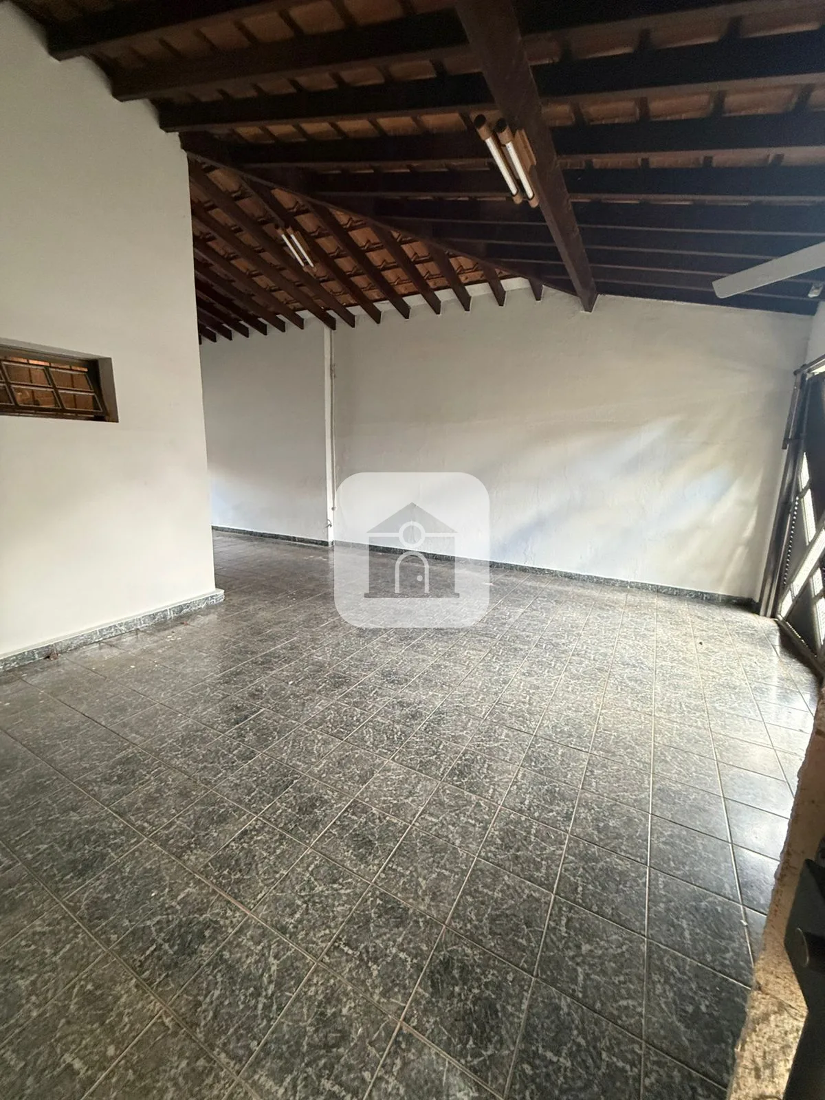 Alugar Casa / Padr&atilde;o em Araguari R$ 4.500,00 - Foto 1