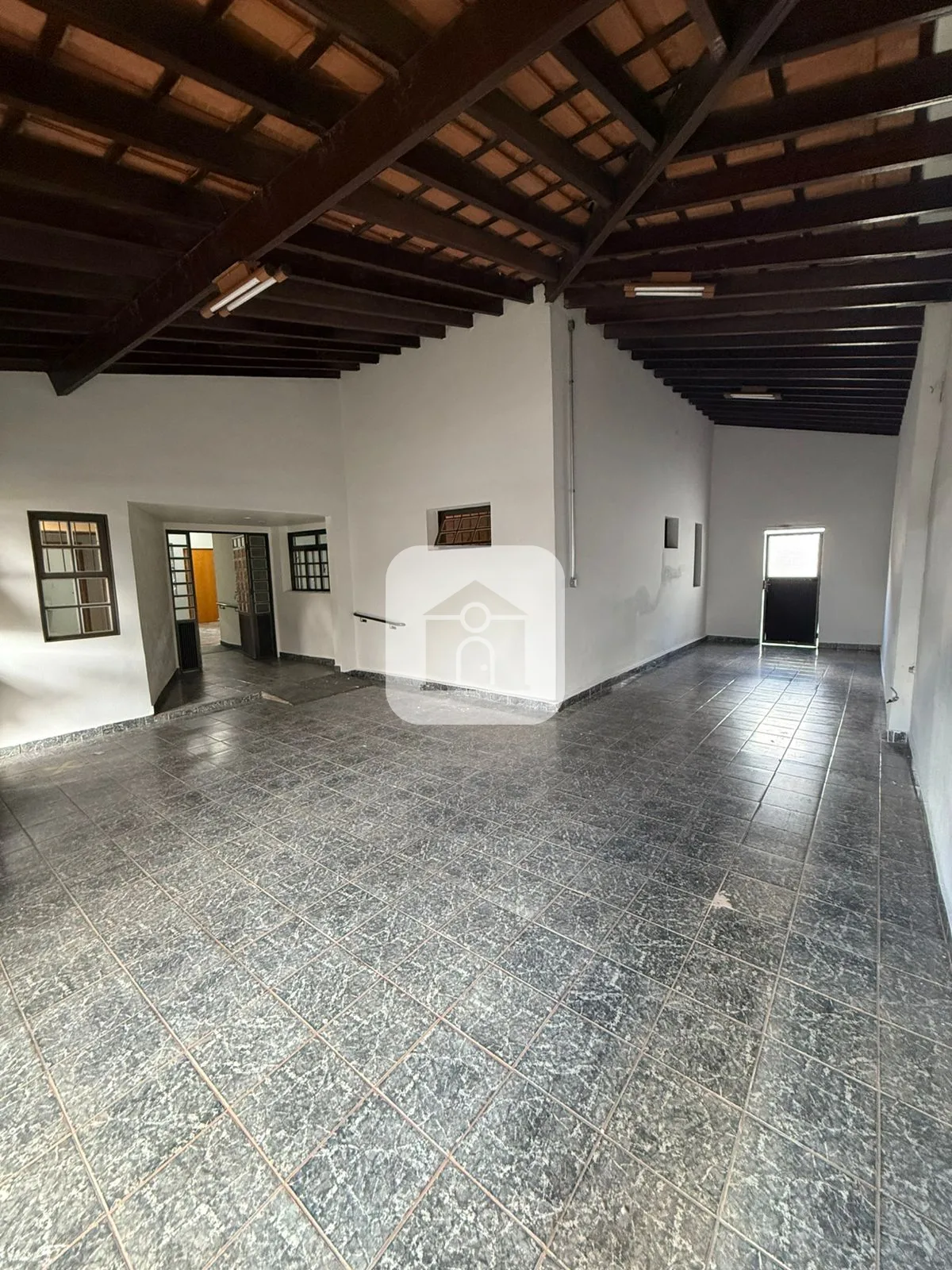 Alugar Casa / Padr&atilde;o em Araguari R$ 4.500,00 - Foto 2