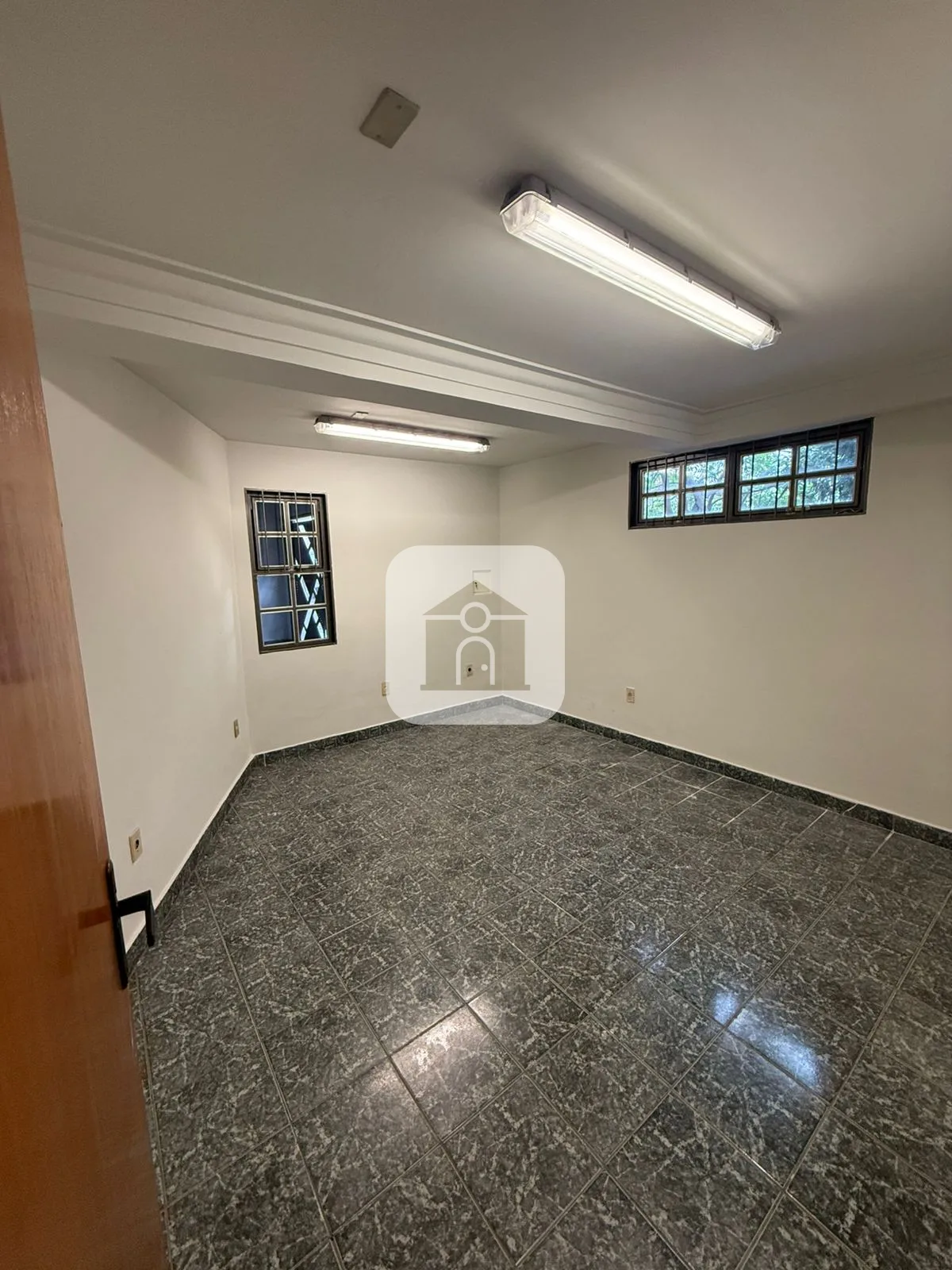 Alugar Casa / Padr&atilde;o em Araguari R$ 4.500,00 - Foto 6