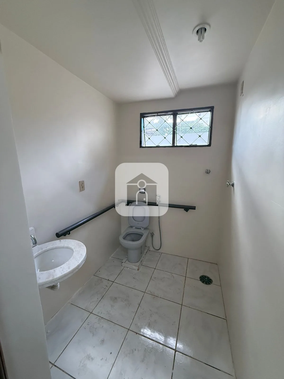 Alugar Casa / Padr&atilde;o em Araguari R$ 4.500,00 - Foto 8