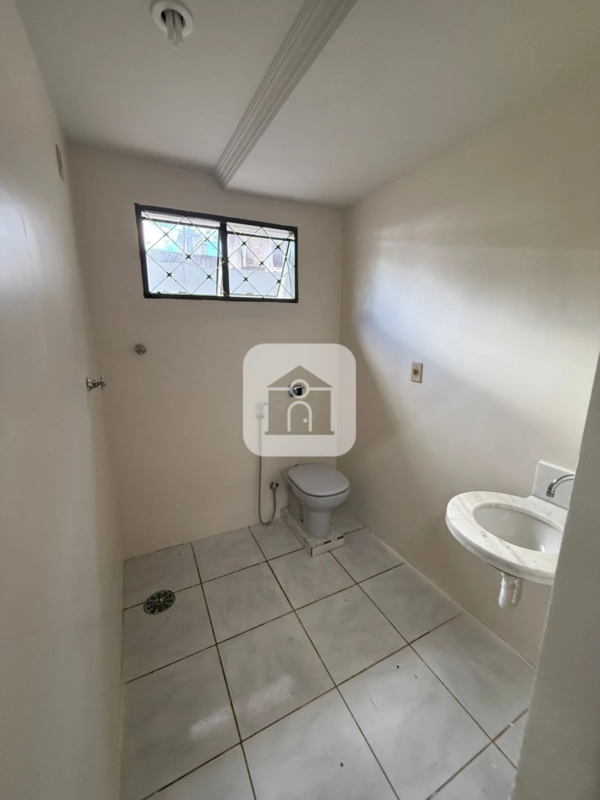 Alugar Casa / Padr&atilde;o em Araguari R$ 4.500,00 - Foto 9