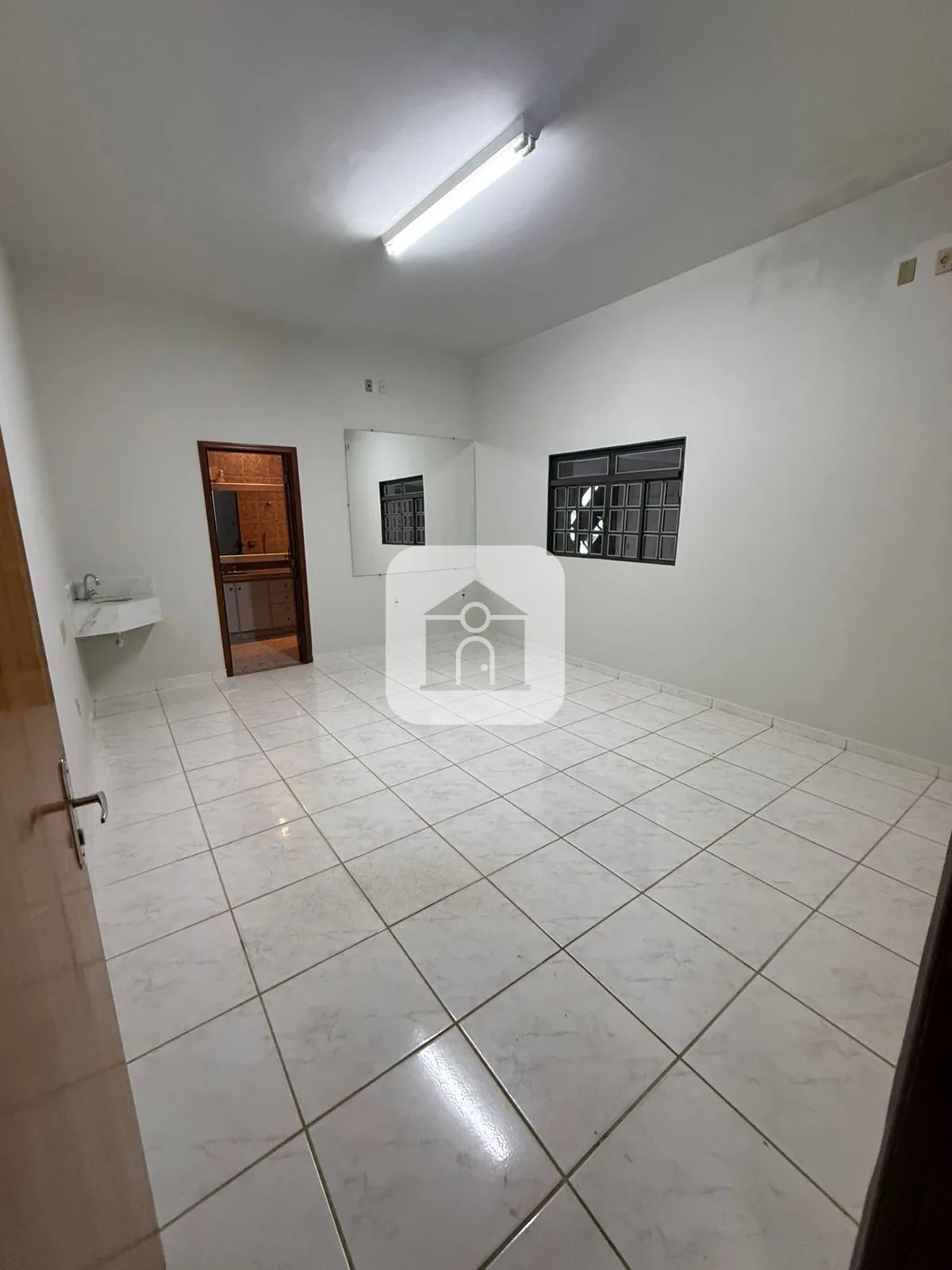 Alugar Casa / Padr&atilde;o em Araguari R$ 4.500,00 - Foto 12