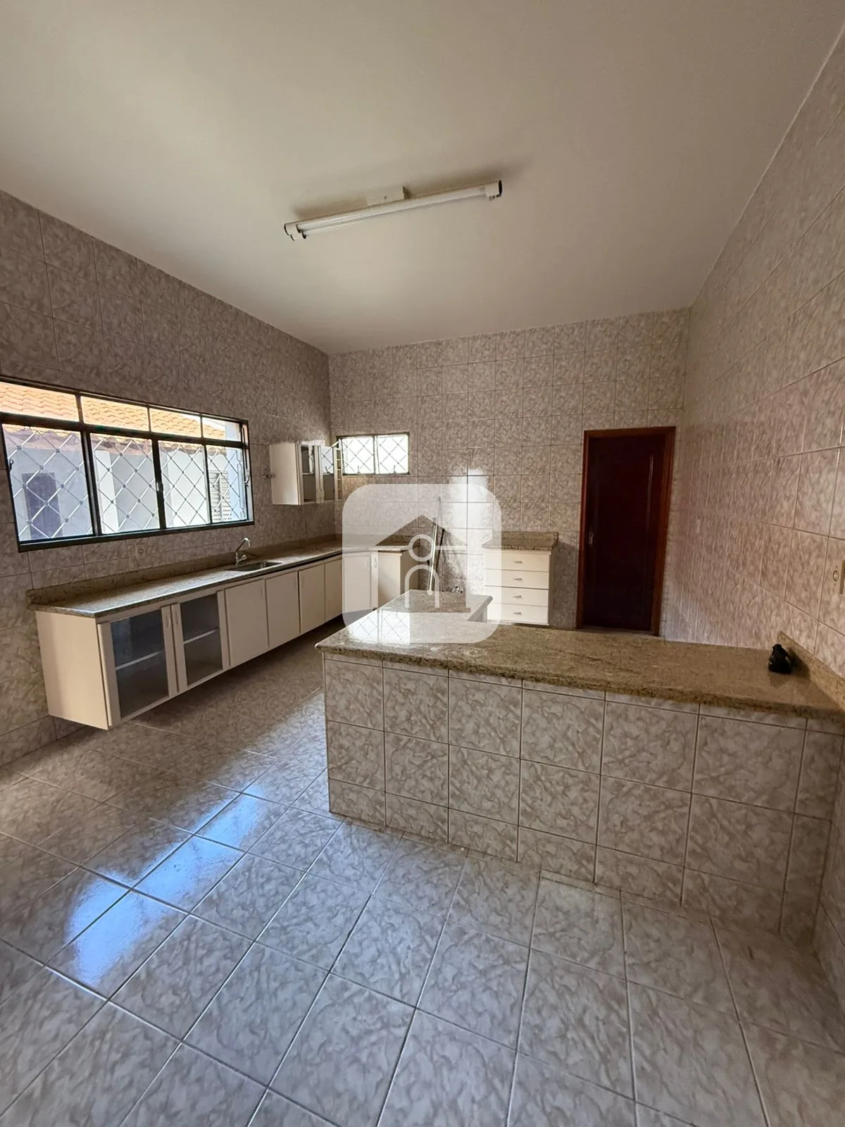 Alugar Casa / Padr&atilde;o em Araguari R$ 4.500,00 - Foto 15