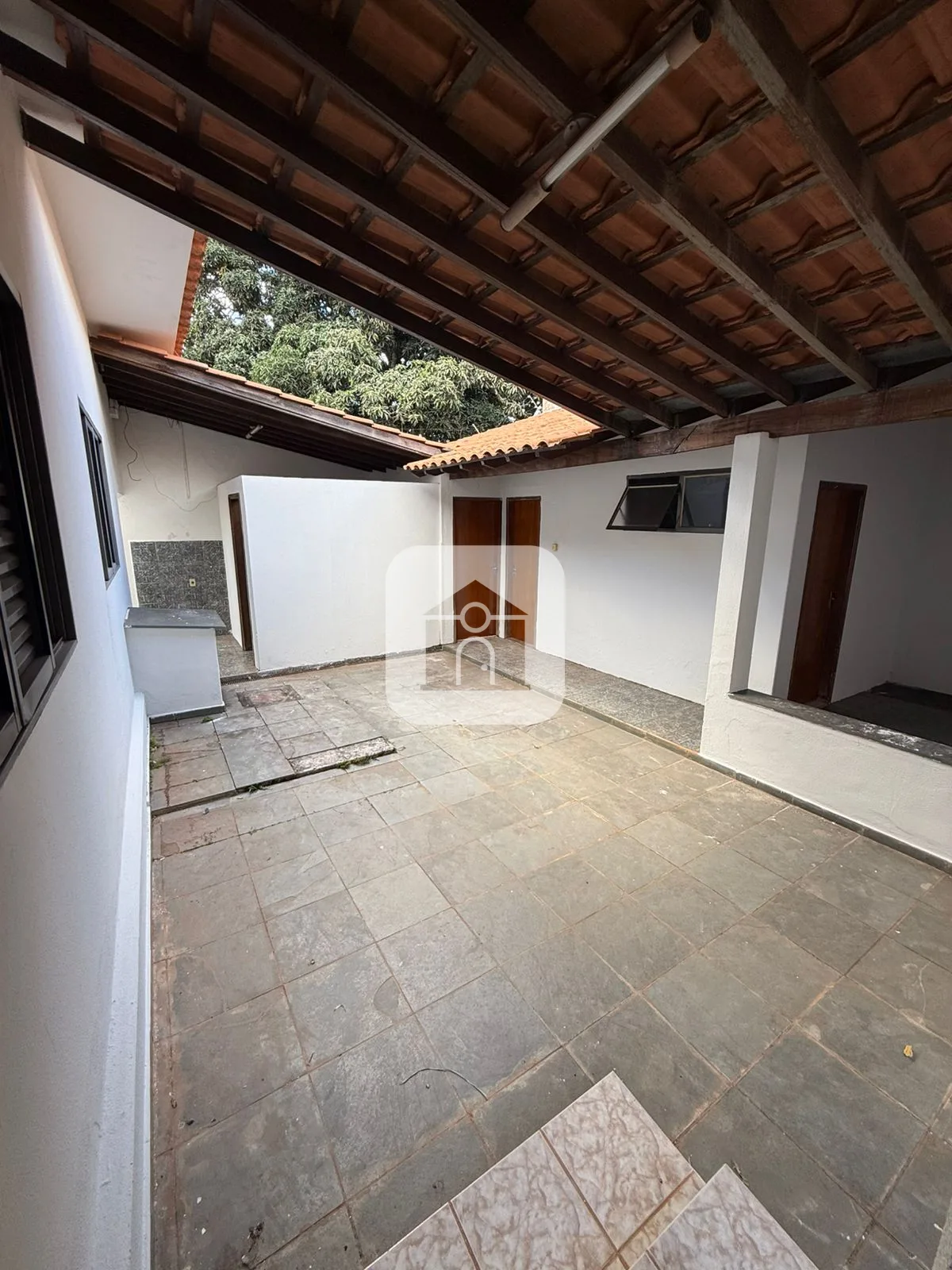 Alugar Casa / Padr&atilde;o em Araguari R$ 4.500,00 - Foto 18